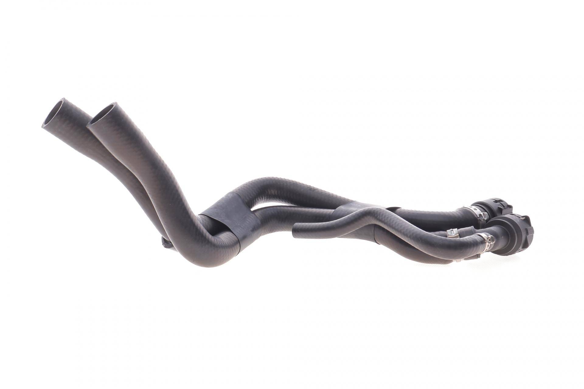 Патрубок системи охолодження Audi A3/Skoda Octavia/VW Golf IV 1.6-2.0 96-07