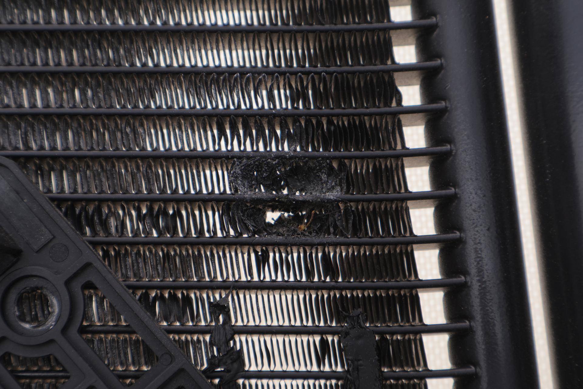 Радіатор кондиціонера Audi A4/Q5 1.8TFSI-3.0TDI 07-(незначна деформація)