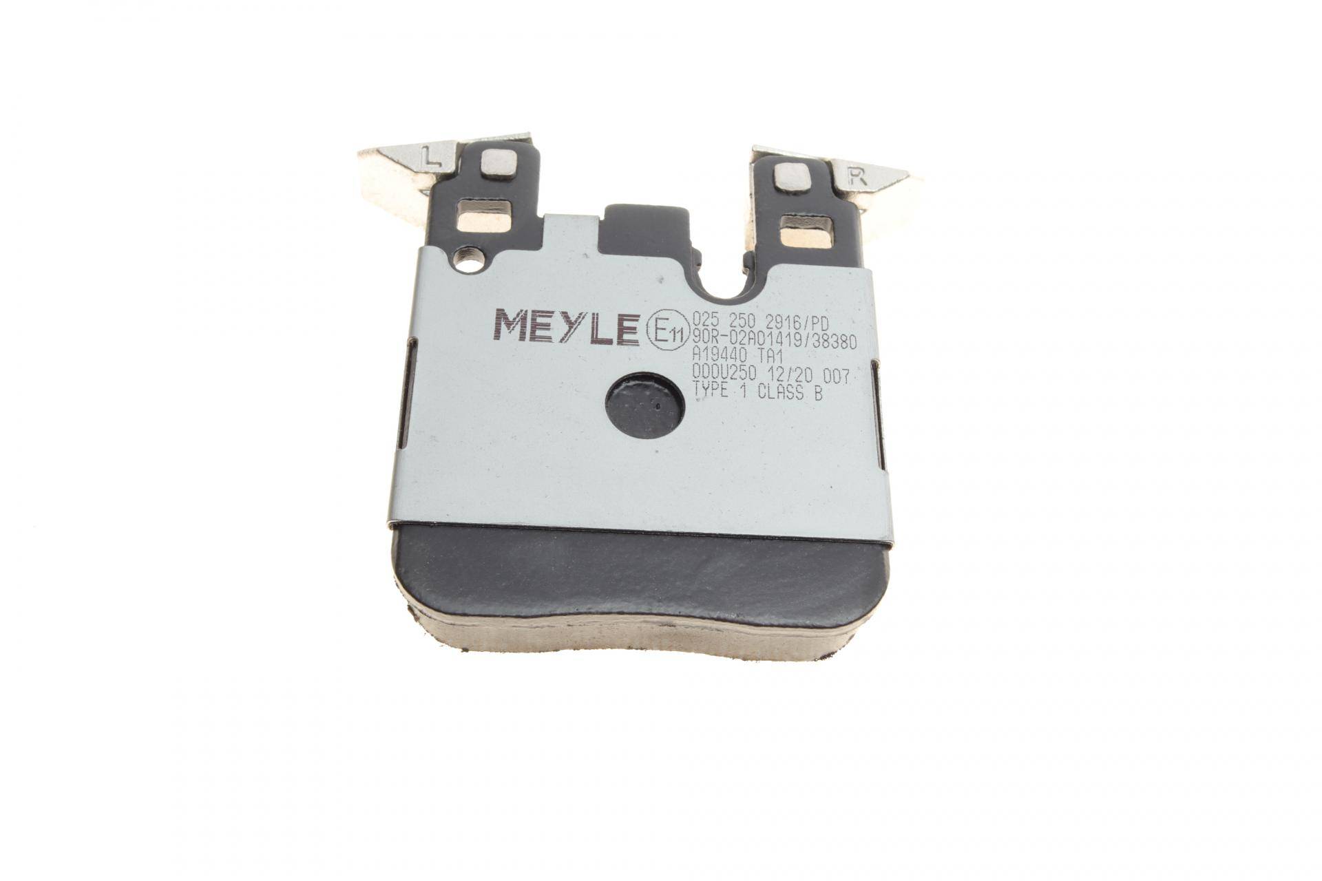 Колодки гальмівні (задні) BMW 1 (F20/F21)/ 3 (F30/F31/F34) 11- (Brembo) B37/B47/N13/N47/N55