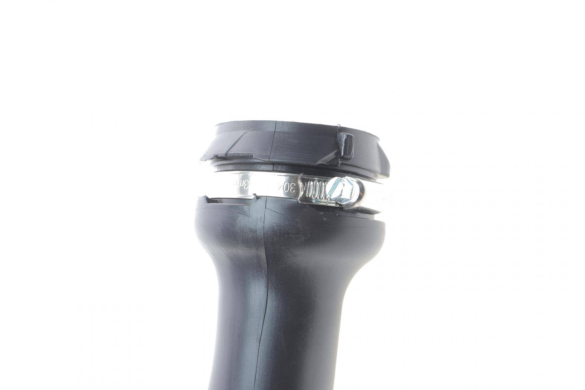 Патрубок інтеркулера (R) Renault Megane III 1.9 dCi 08-