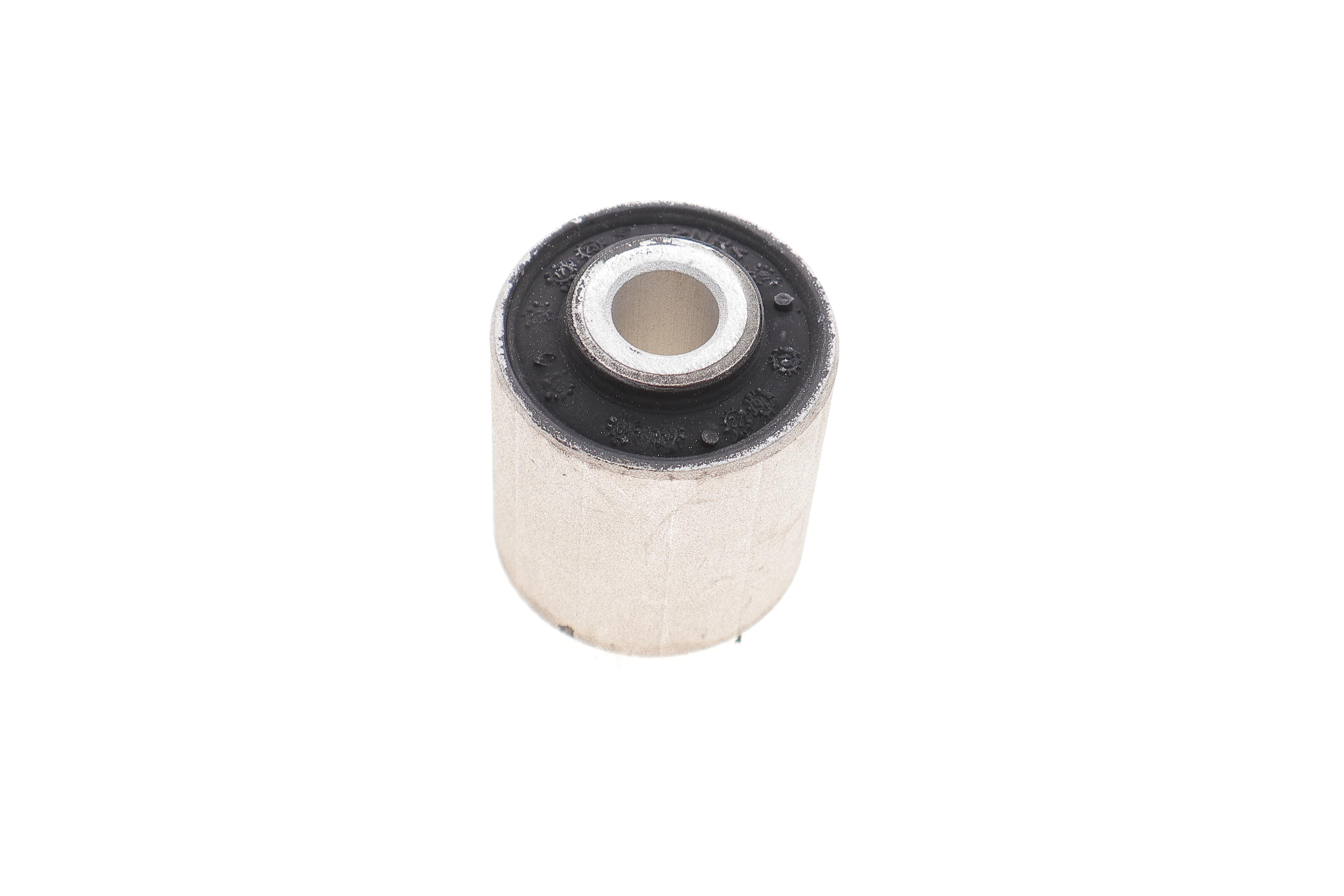 Сайлентблок важеля (переднього/знизу/спереду/ззовні) Audi A6 C5/ VW Passat 95-05