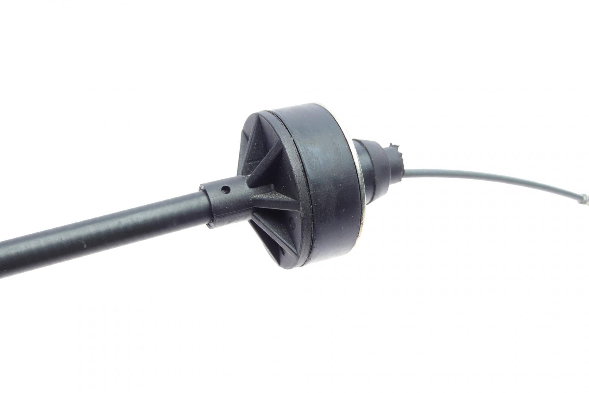 Трос зчеплення VW Golf/Jetta 91- (821 мм)