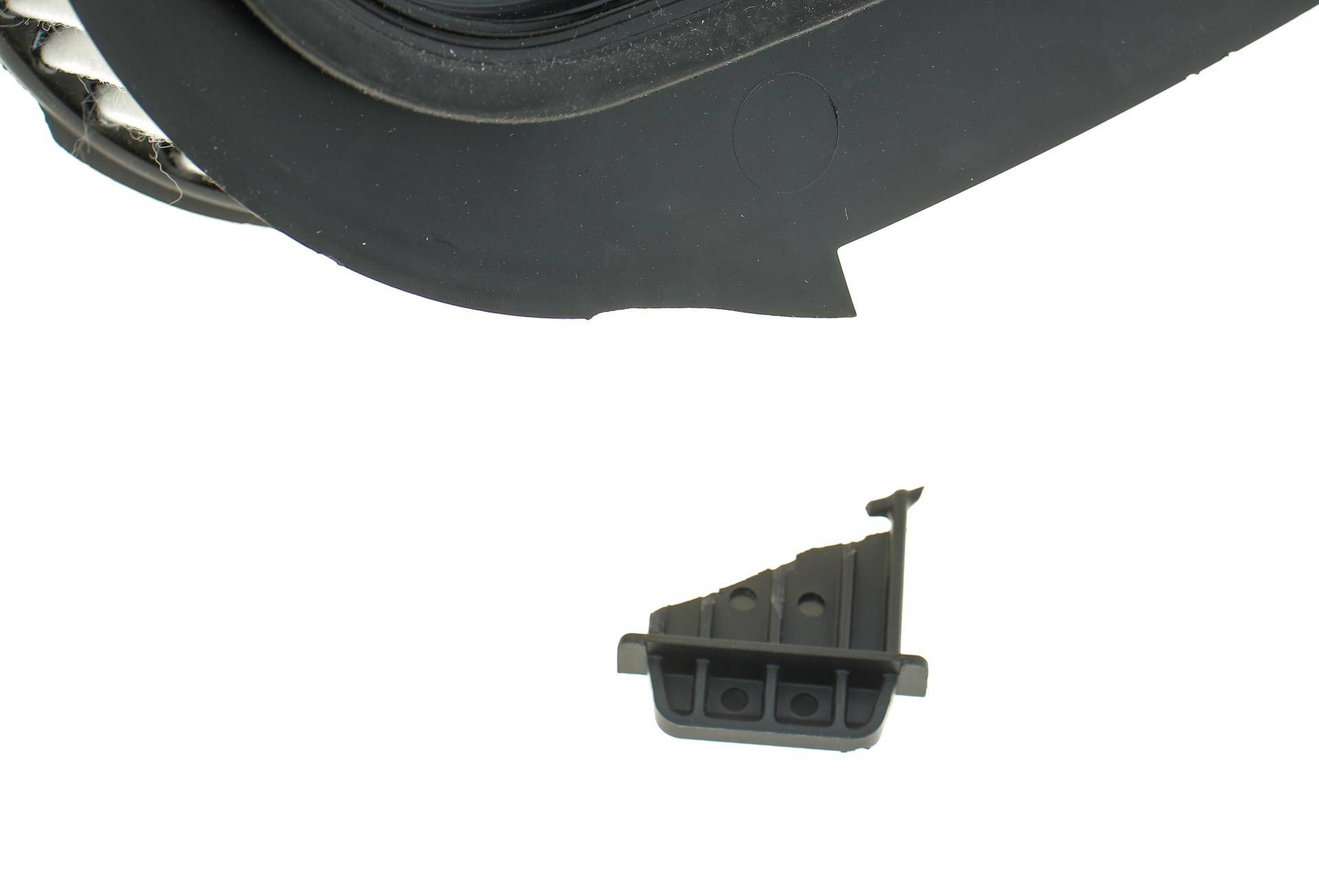 Фільтр повітряний BMW X3/X5/X6 10-(пошкоджене кріплення)