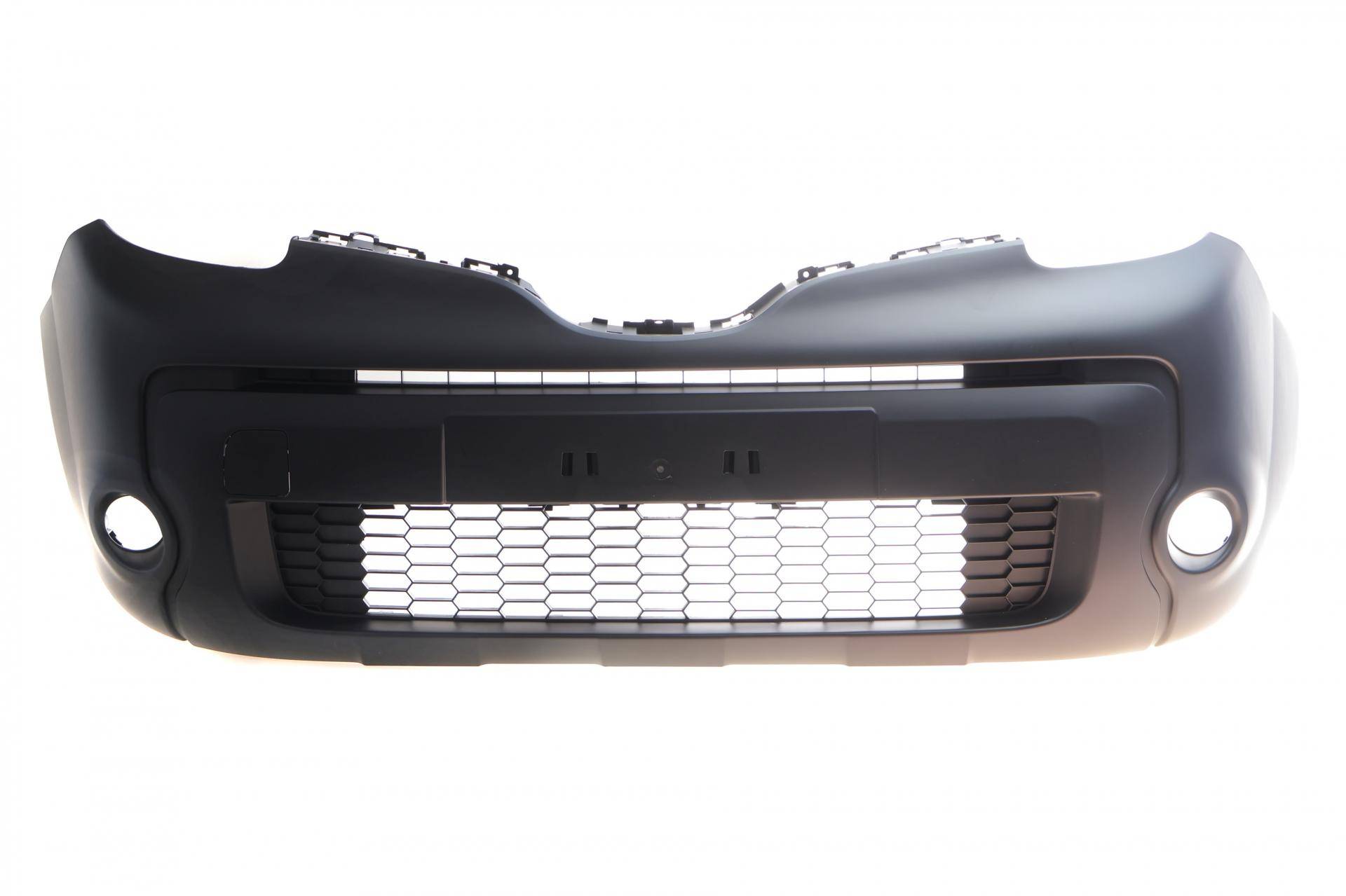 Бампер (передній) Renault Kangoo 08- (з отворами під противотумки)(незначне пошкодження)