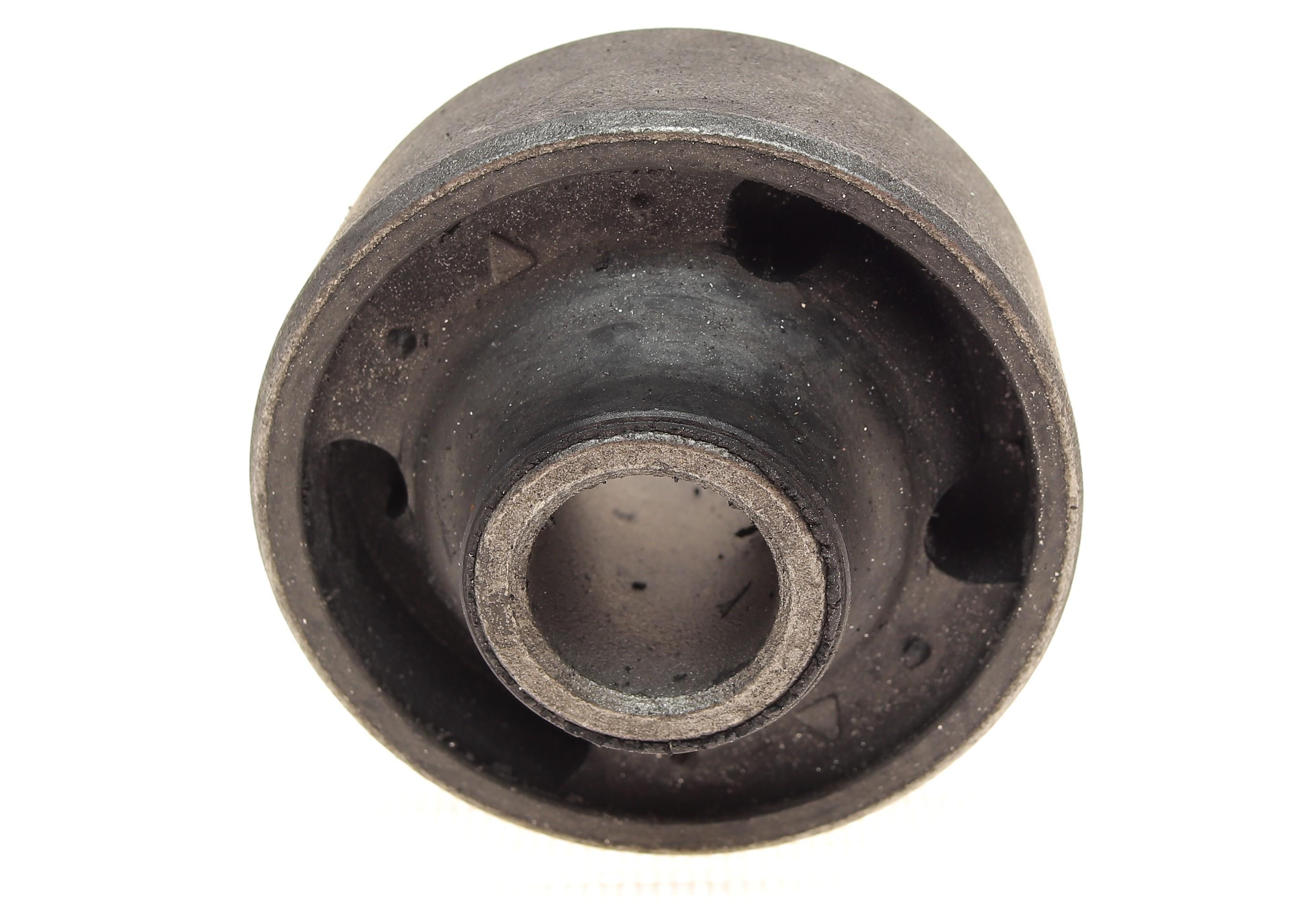 Сайлентблок важеля (переднього/знизу/всередині/ззаду) VW Caddy II/Polo 94-04 (17x61x46)