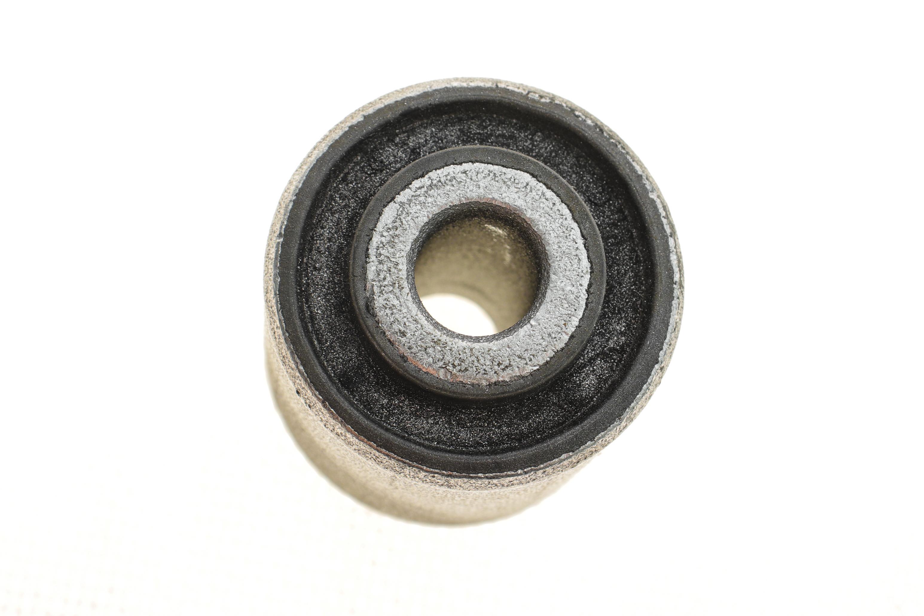 Сайлентблок важеля (переднього/знизу/посередине) Audi A6 C5/ VW Passat 95-05 (12x40х50mm)