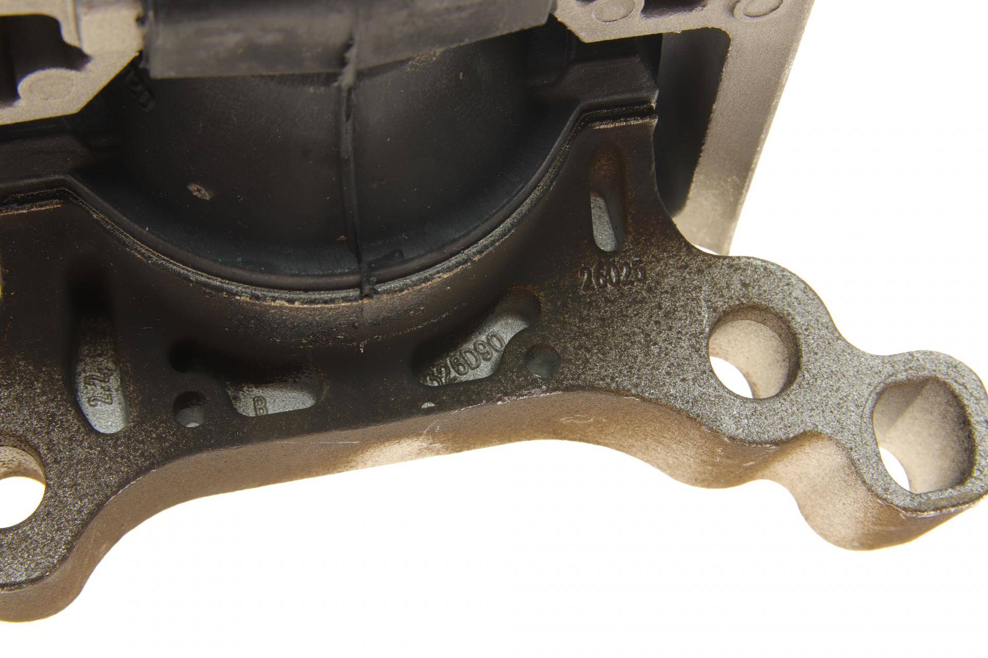 Подушка двигуна (передня) (R) Ford Focus/C-MAX 1.5/1.6 10-/Kuga/Transit Connect 1.5/1.6 13-