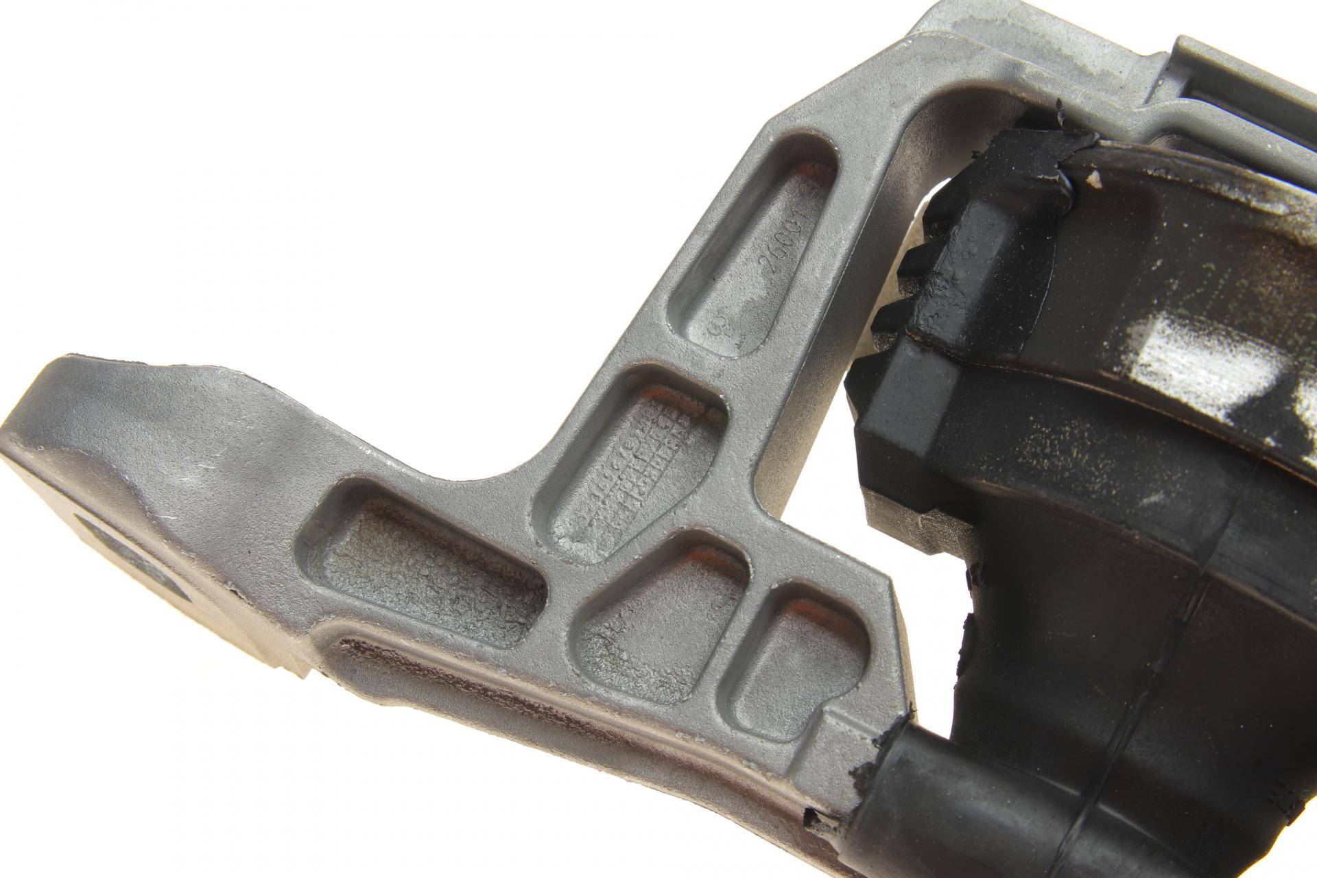Подушка двигуна (передня) (R) Ford Focus/C-MAX 1.5/1.6 10-/Kuga/Transit Connect 1.5/1.6 13-