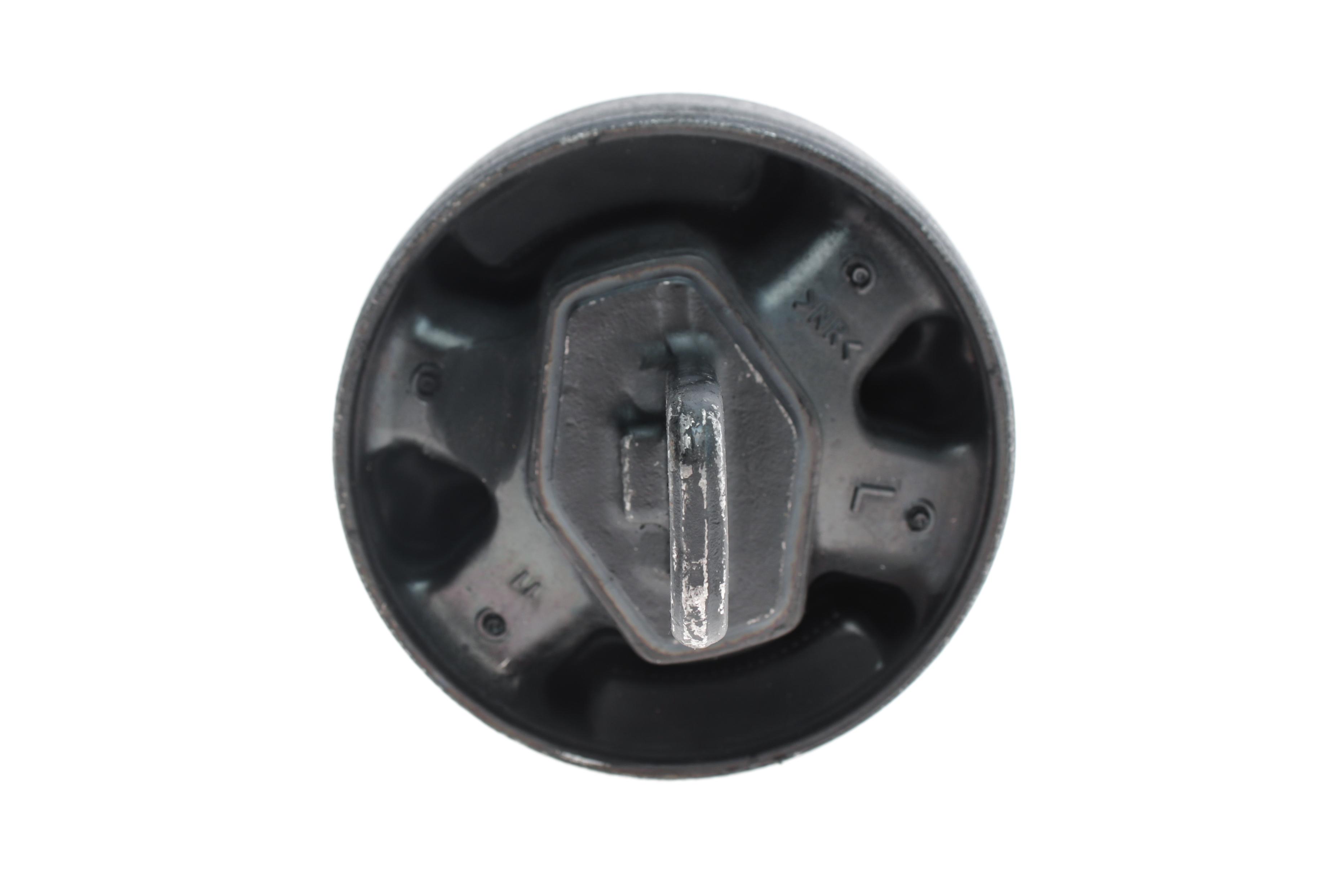 Сайлентблок важеля (заднього) Hyundai Santa Fe 2.0/2.2D/2.4 12- (L)