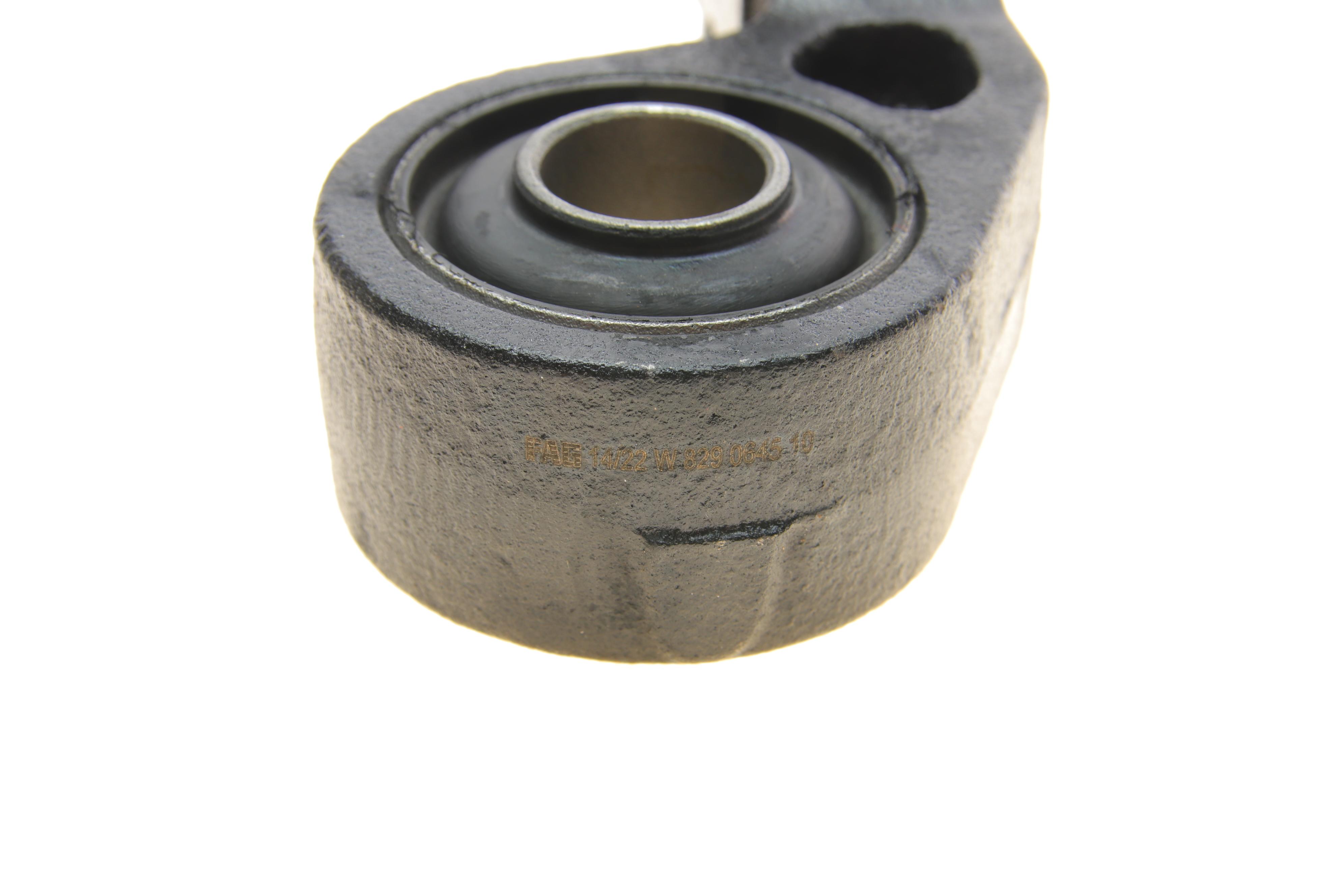 Сайлентблок важеля (переднього/ззаду) Nissan Almera 00-06