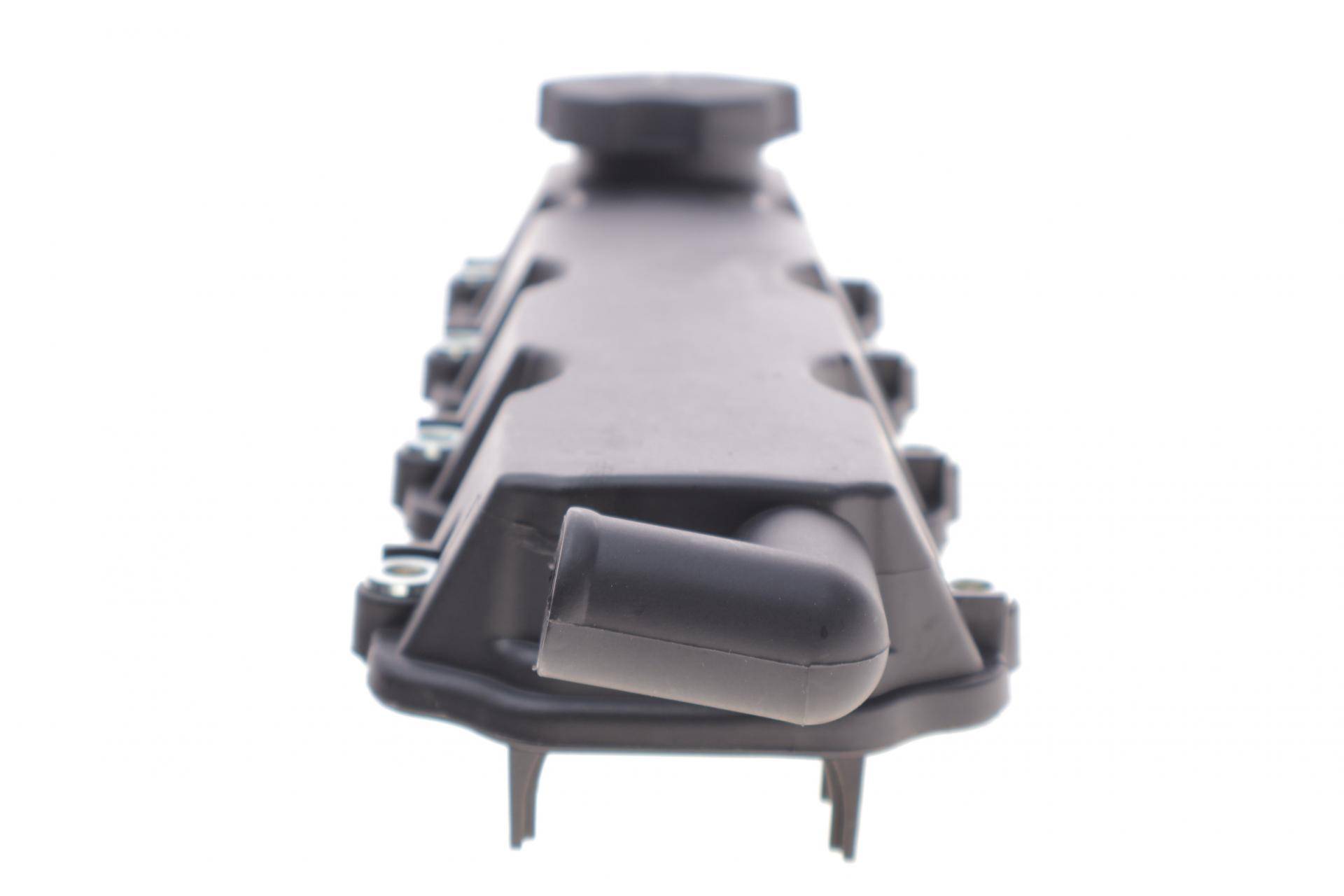 Кришка клапанів Daewoo Lanos 1.3/1.5 97-