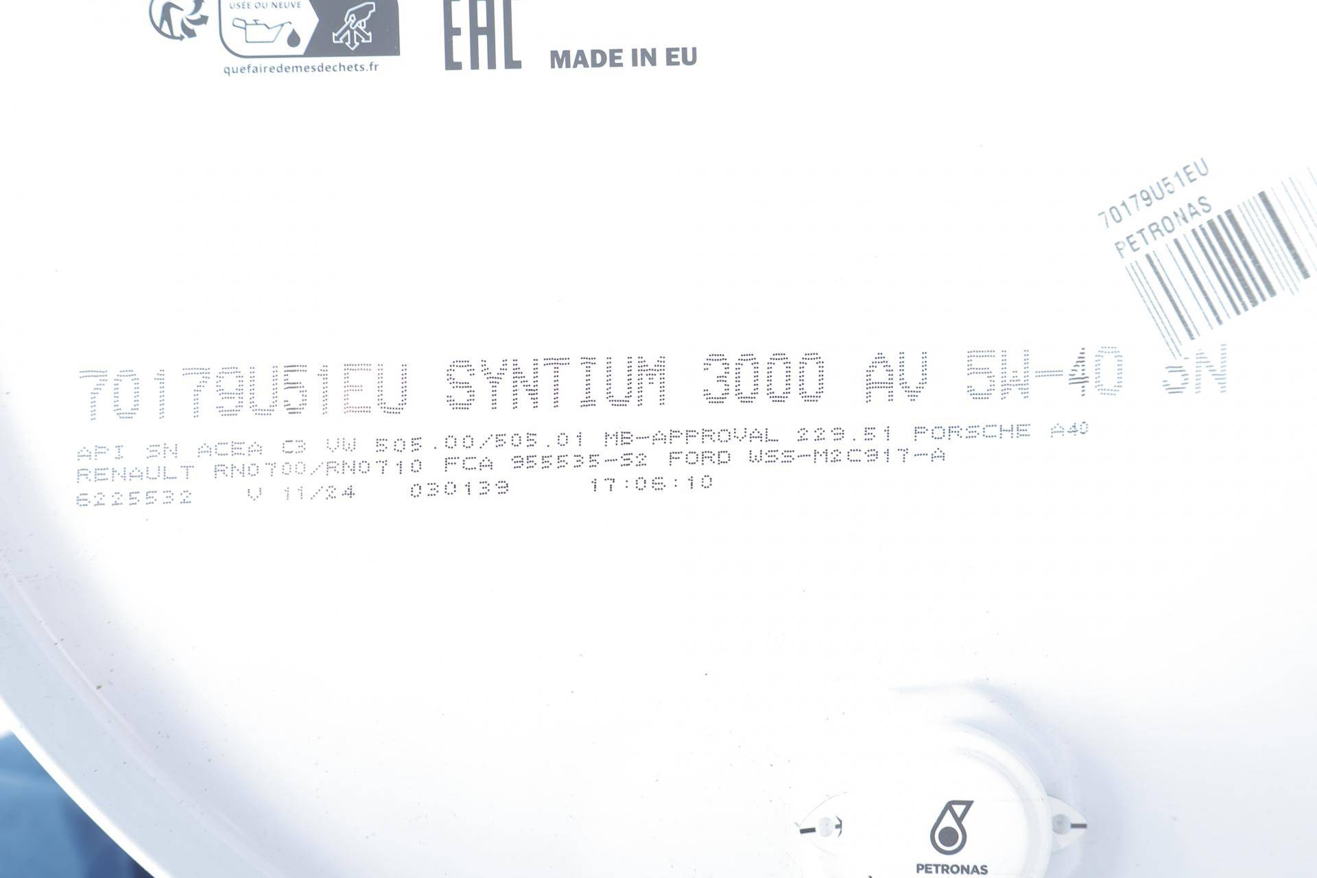 Олива 5W40 SYNTIUM 3000 AV (60L) (VW 505.00/505.01/MB 229.51/RN0700/RN0710) (API SN) (ACEA C3)