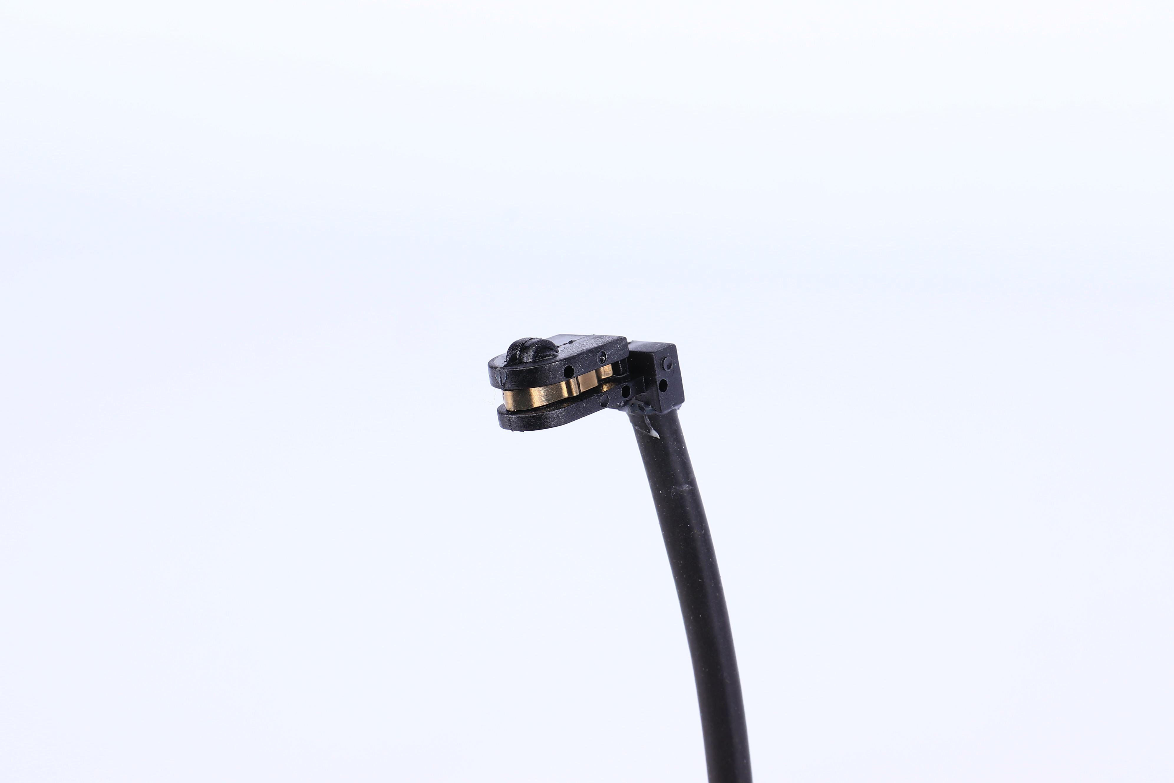 Датчик зносу гальмівних колодок (передніх) Audi A4/A6/A7/Q5 07- (L=310mm) К-кт 2 шт.