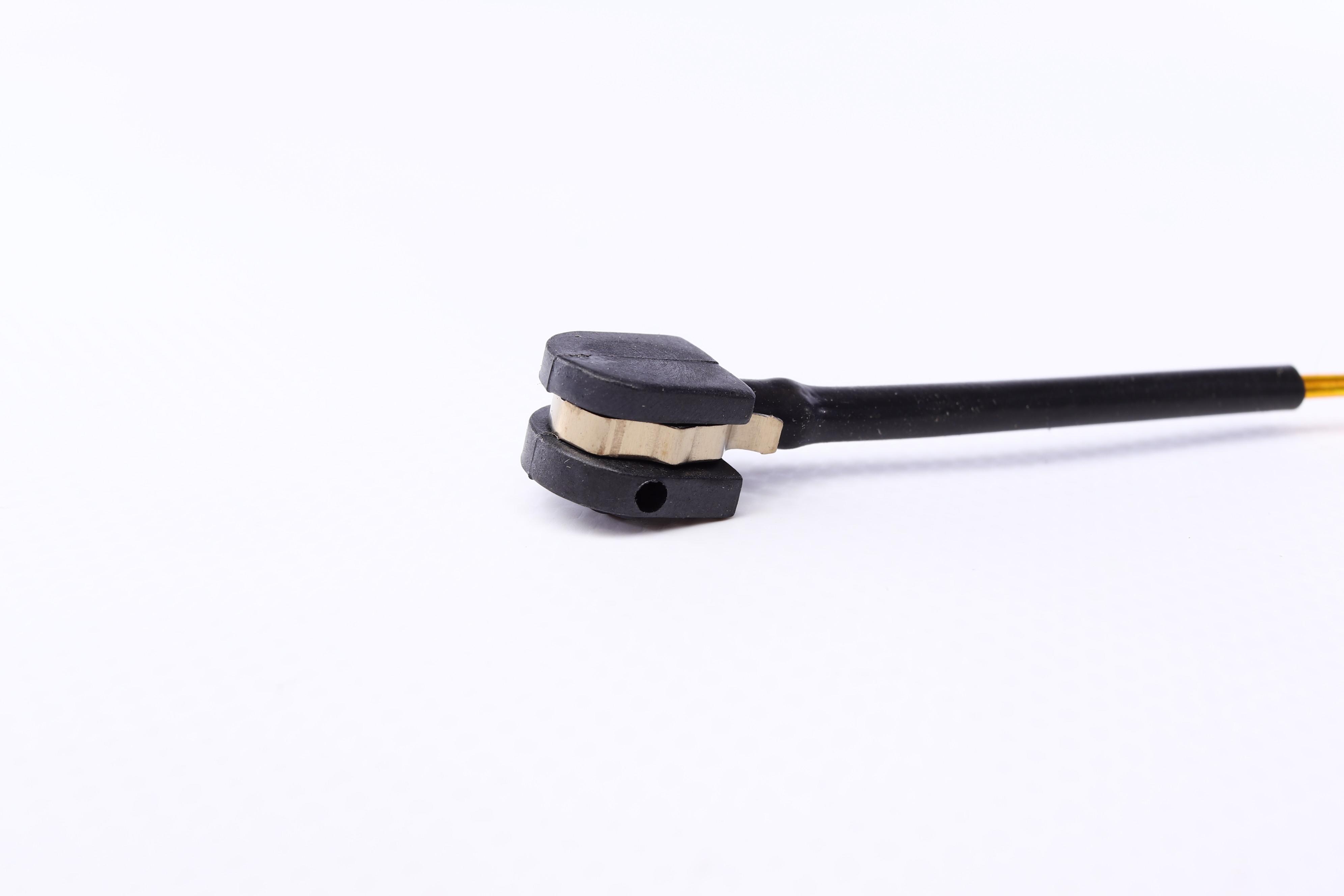 Датчик зносу гальмівних колодок MB (C190/C204/C218/S205/W212/W221) 05-