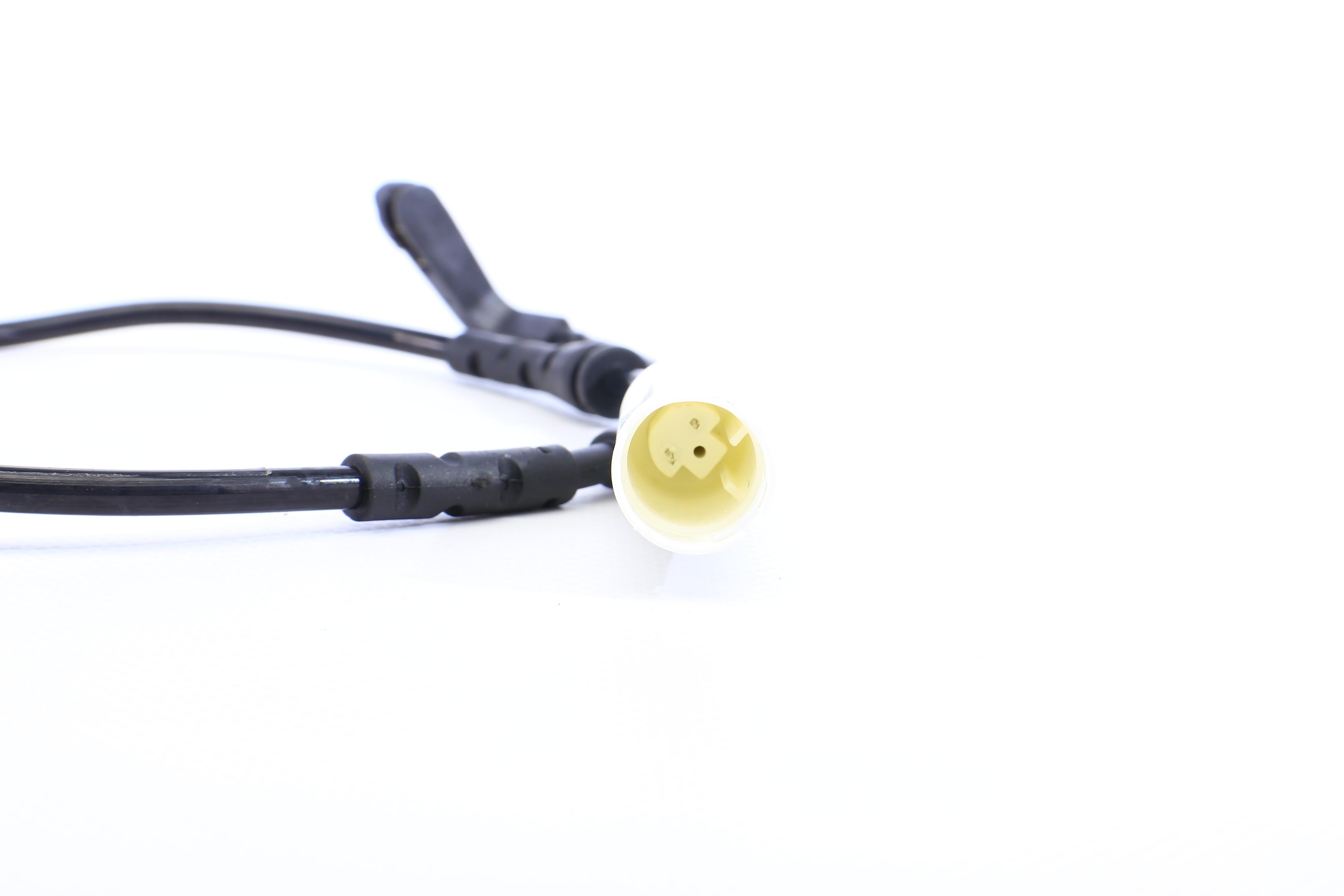 Датчик зносу гальмівних колодок (передніх) BMW 1 (E81/E82/E88)/3 (E90/E91) 04-13 (635mm)