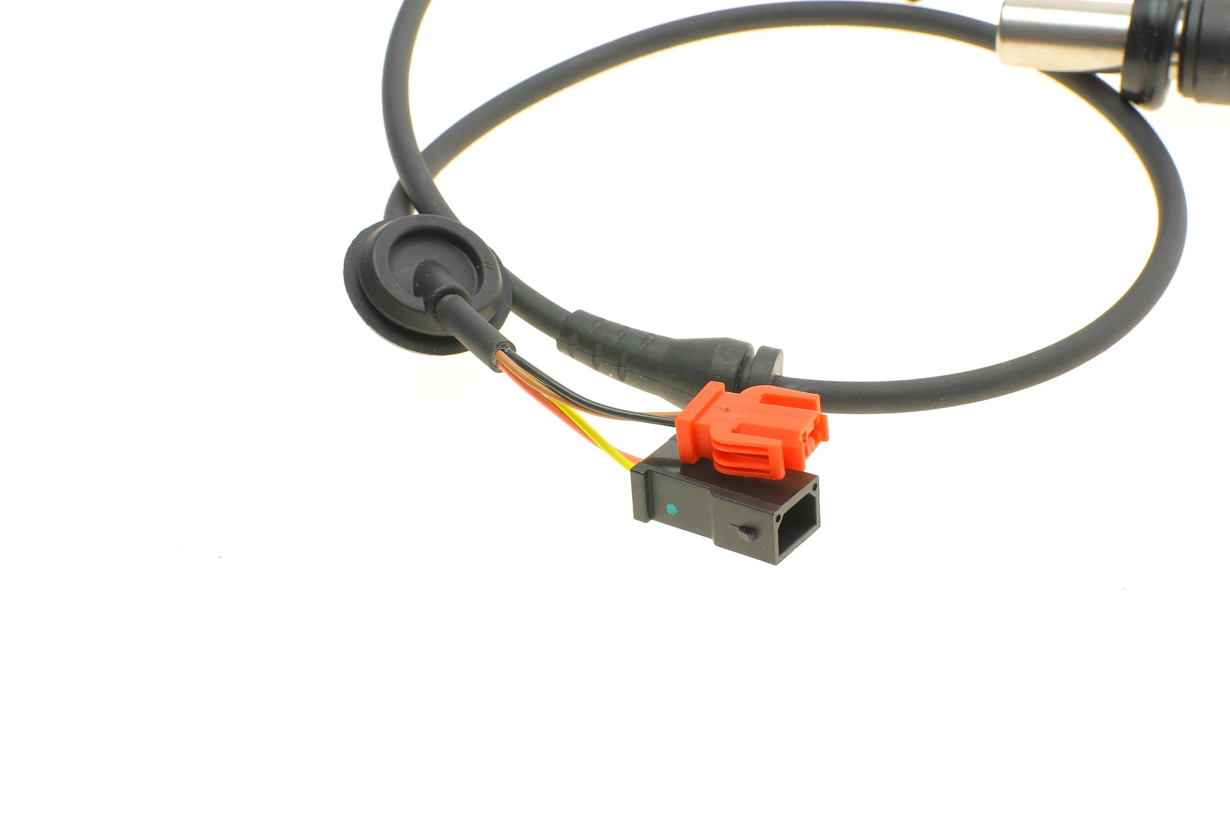 Датчик ABS (передній) Audi A4/VW Passat 94-05 (з датчиком витрати) (HÜCO)