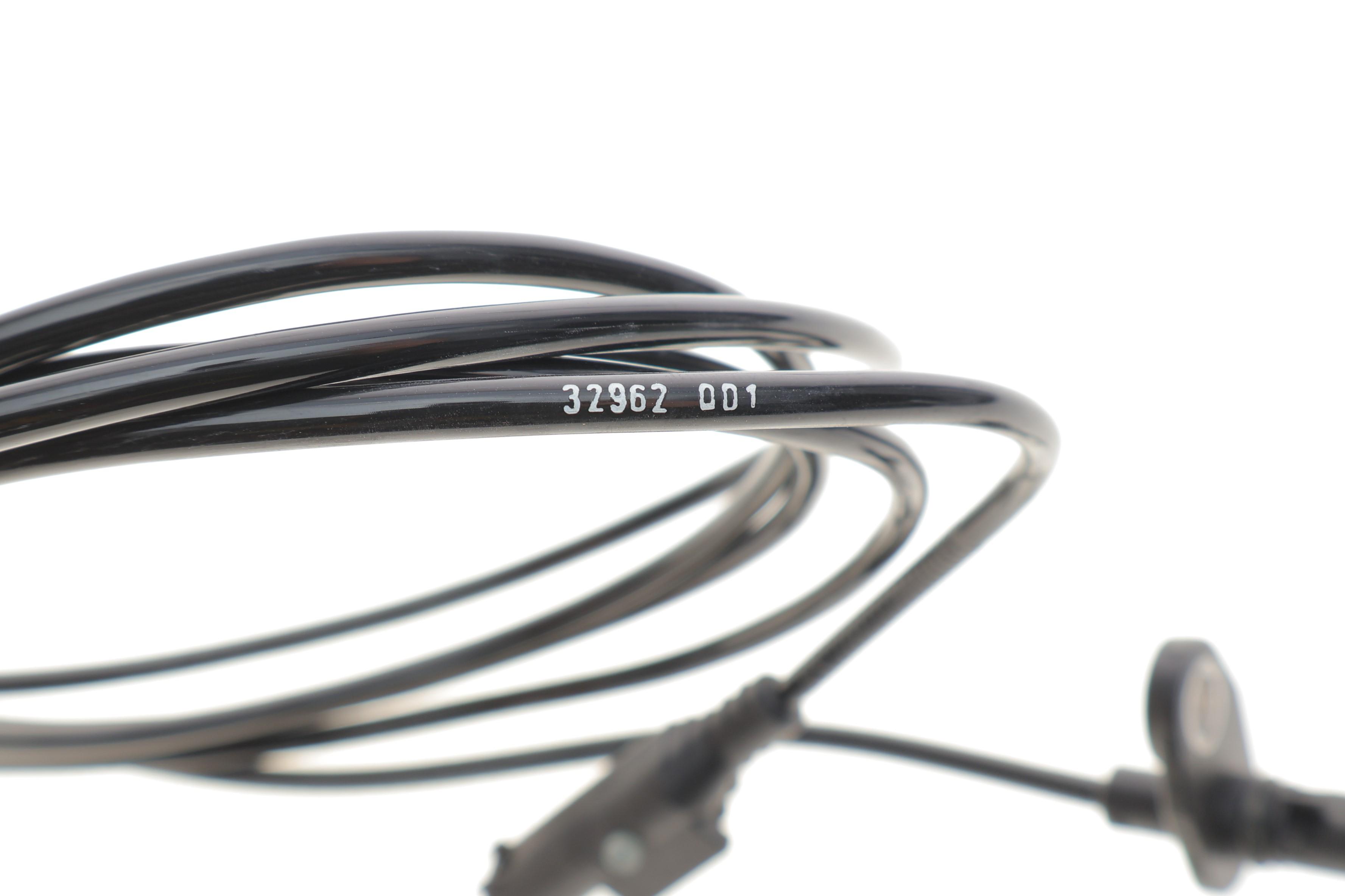 Датчик ABS (задній) MB Sprinter/VW Crafter 11- (L)