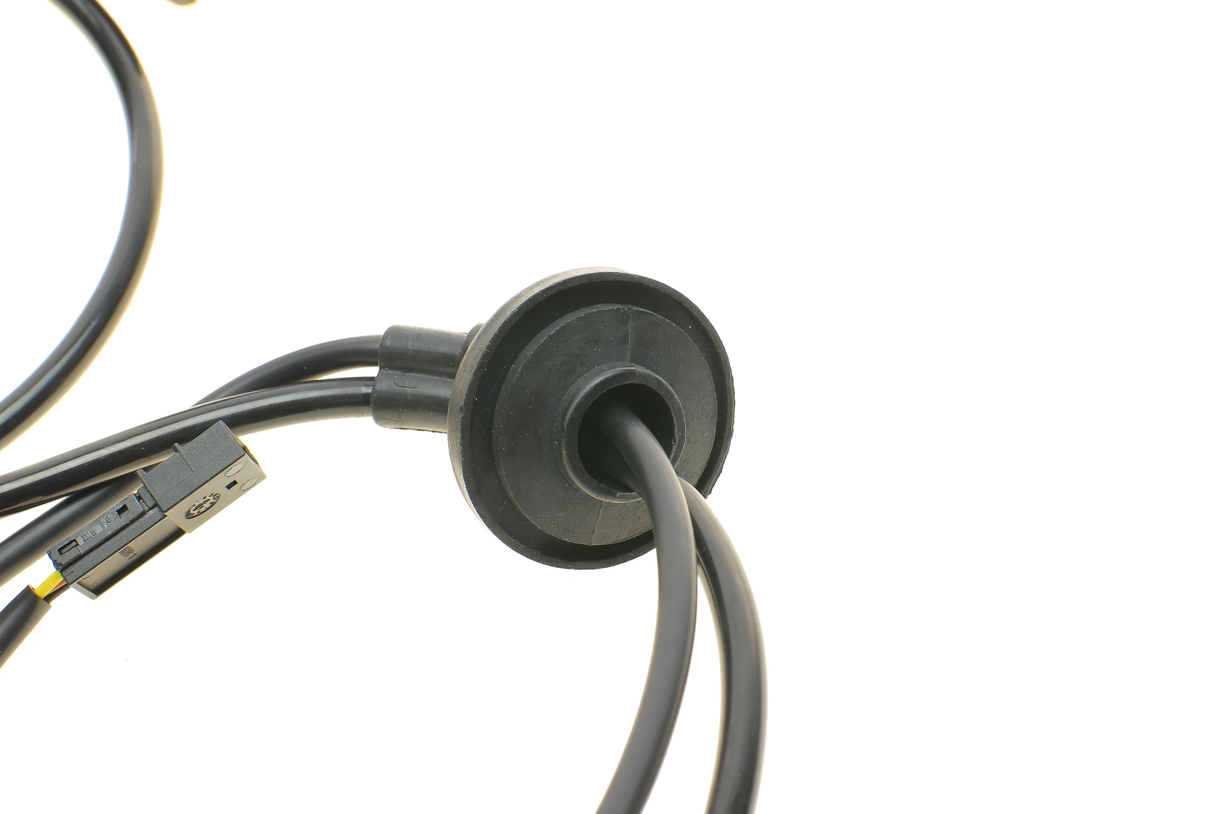 Датчик ABS (задній) Skoda Superb/VW Passat 96-08 (HÜCO)