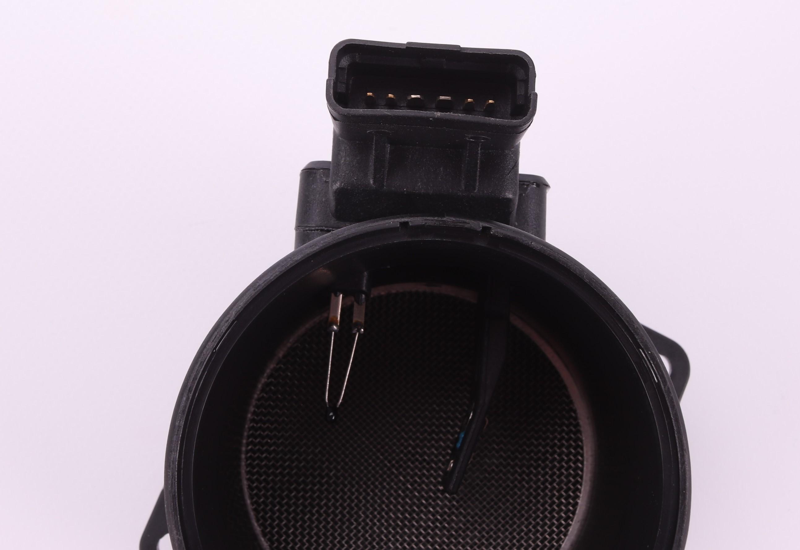 Витратомір повітря Renault Master 3.0dCi 06- (AMMQ19793)