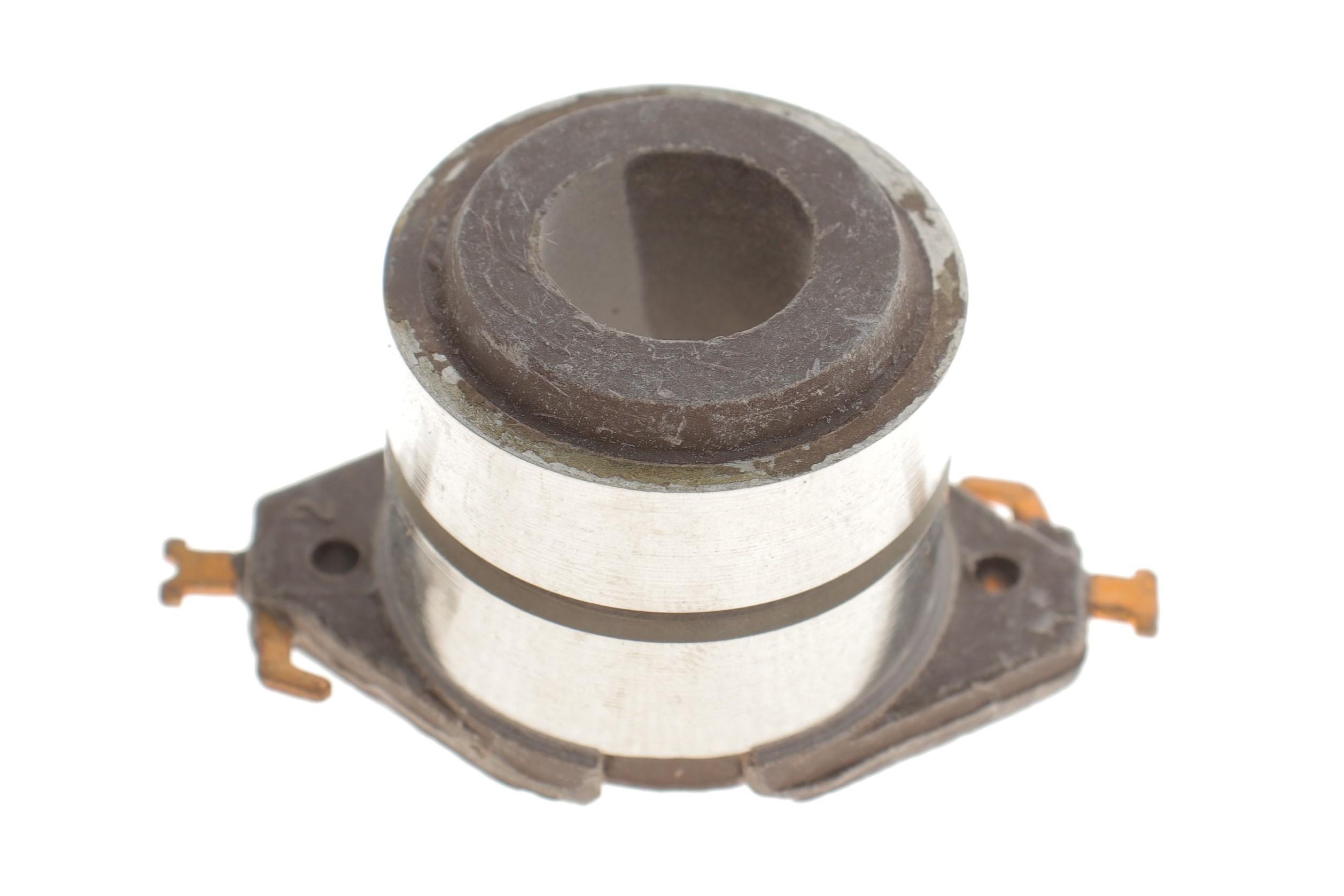 Колектор генератора Mazda 323 1.5 82-86 (15х30.8х32.5) = 138413