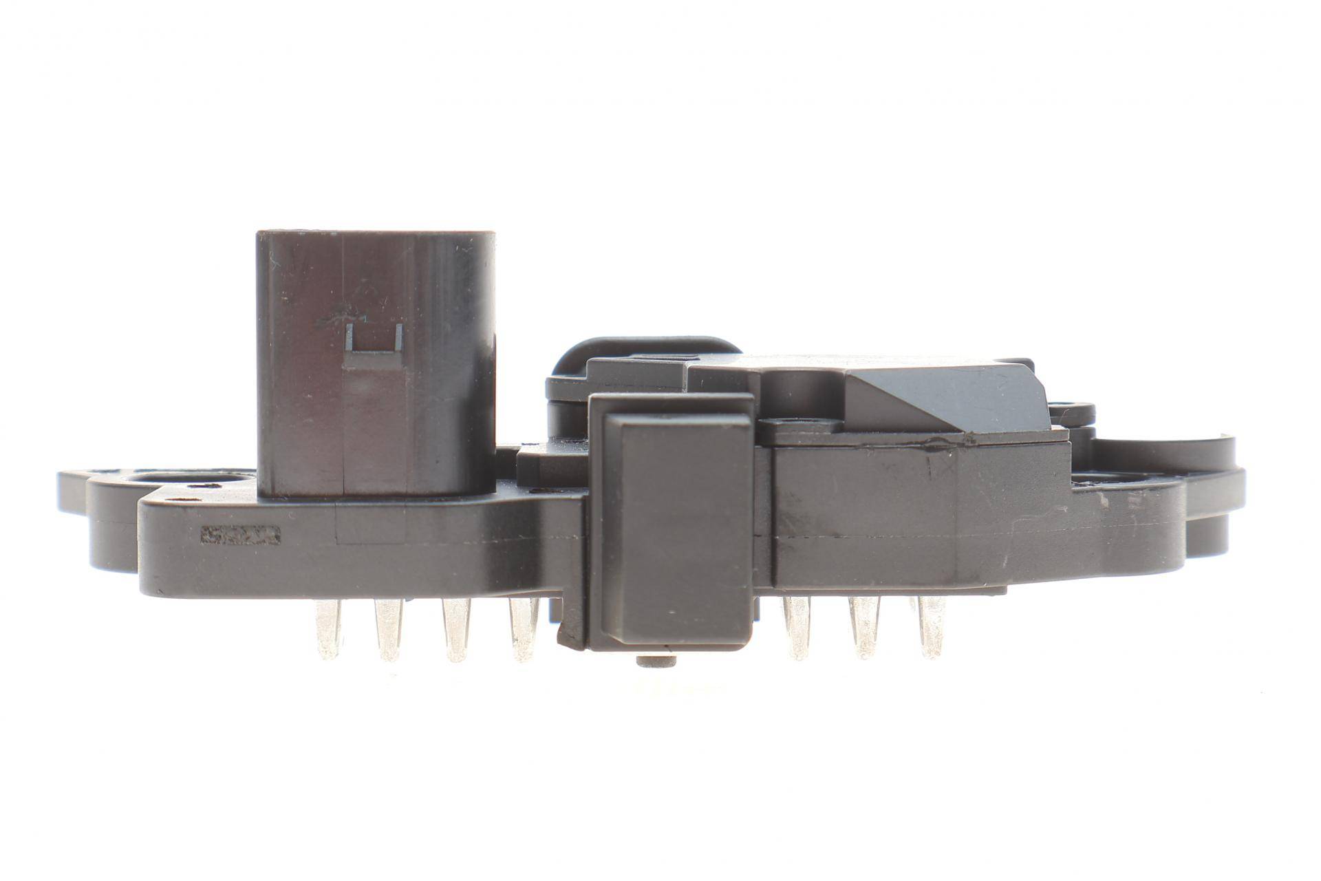 Реле генератора (14V) VW LT/T4 2.5TDI 96- (під фішку) = 139925