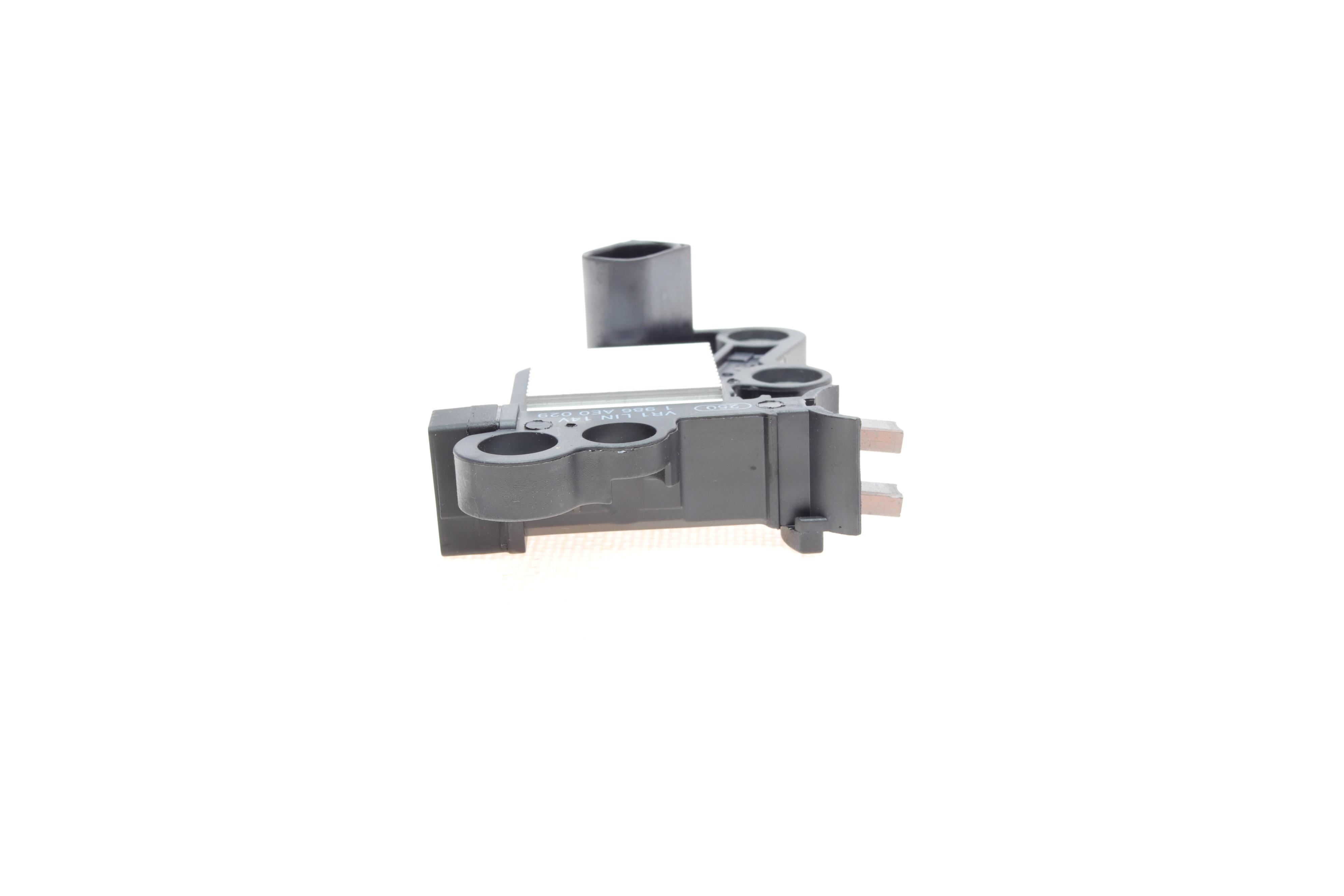 Реле генератора VW Caddy IV/T6 15-