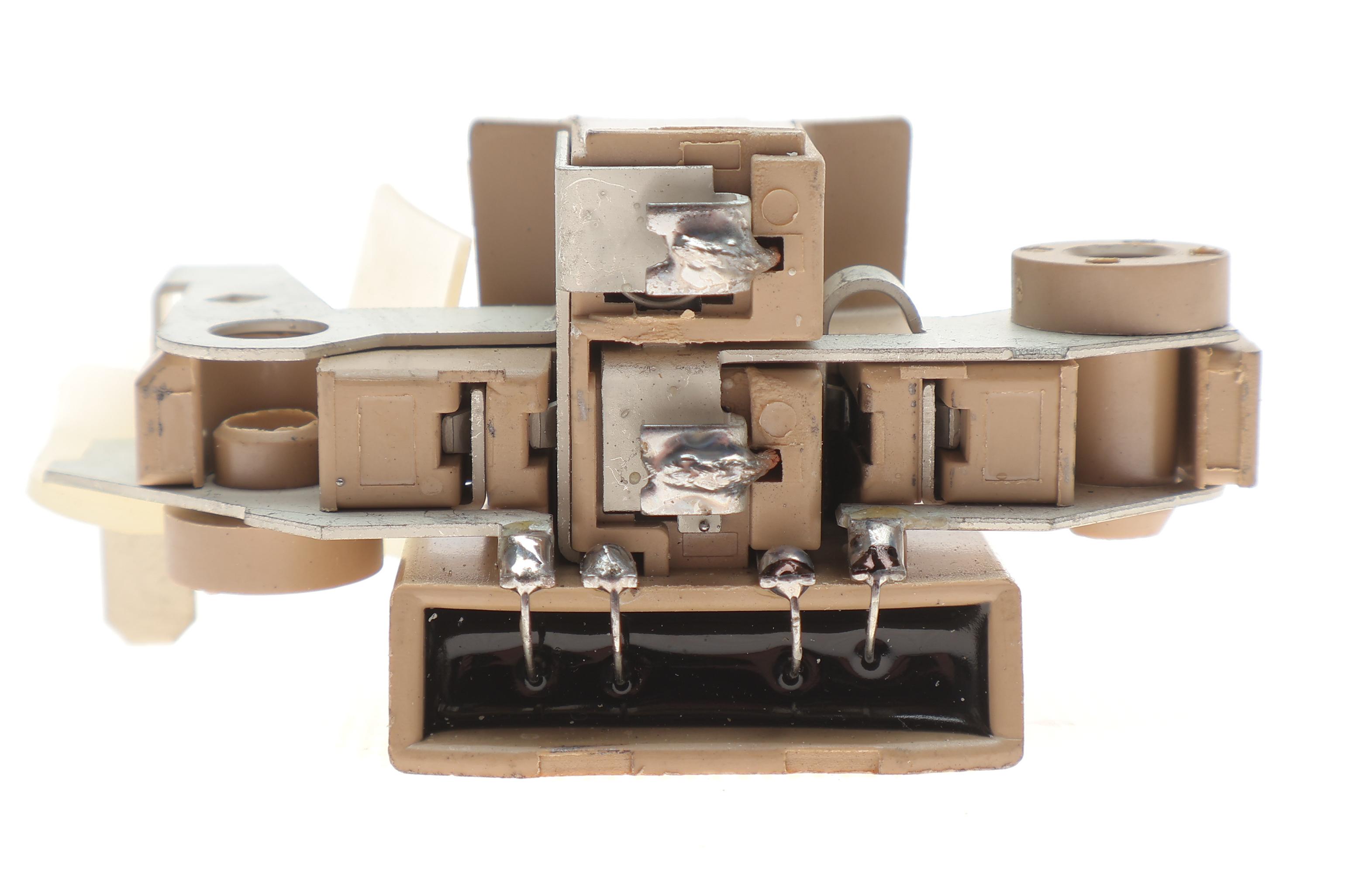 Реле генератора (12V) Opel Monterey 3.1 TD 91-98