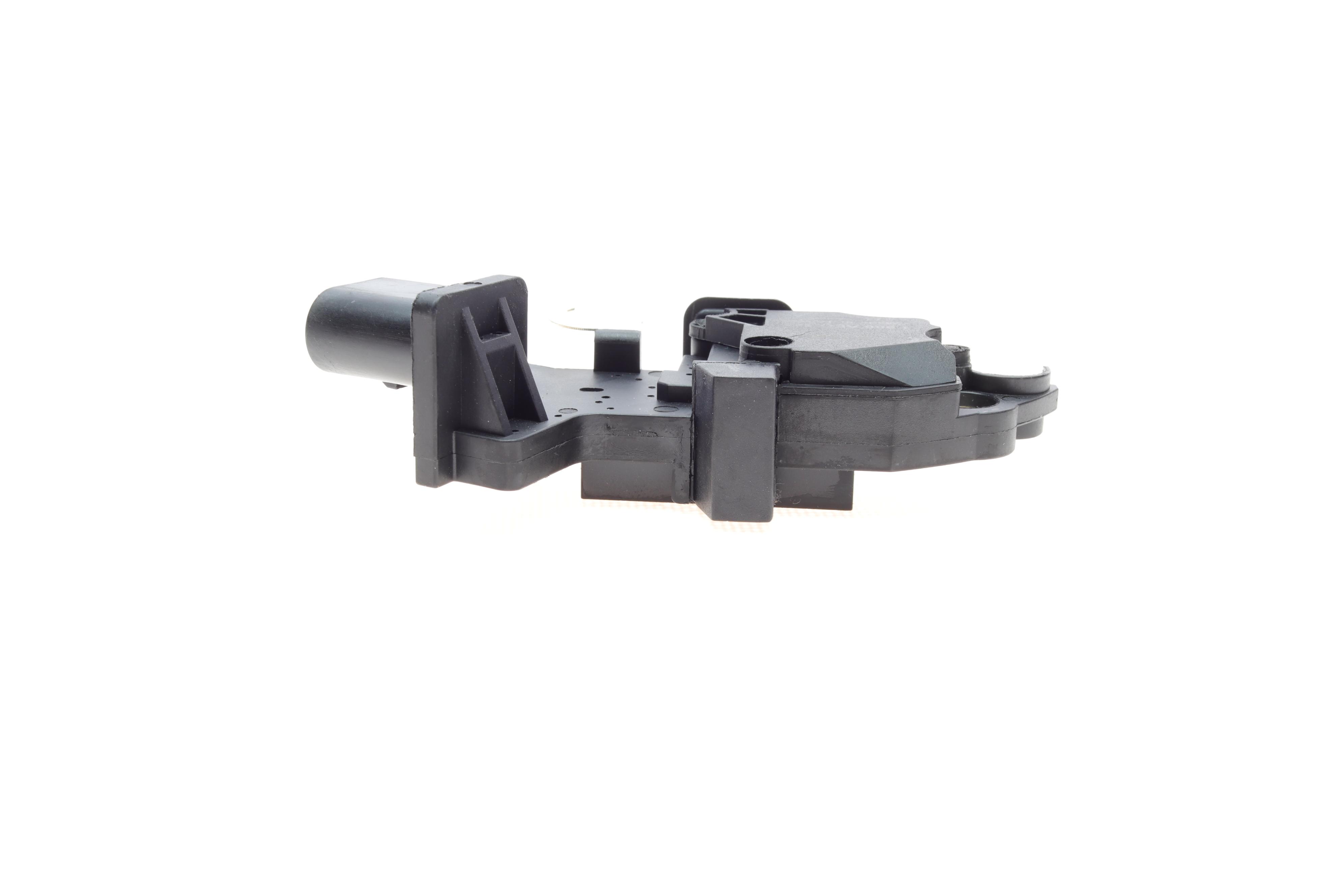 Реле генератора (12V) MB C-class (W203)/E-class (W211)/S-class (W220) 02-09 (OM648/646)