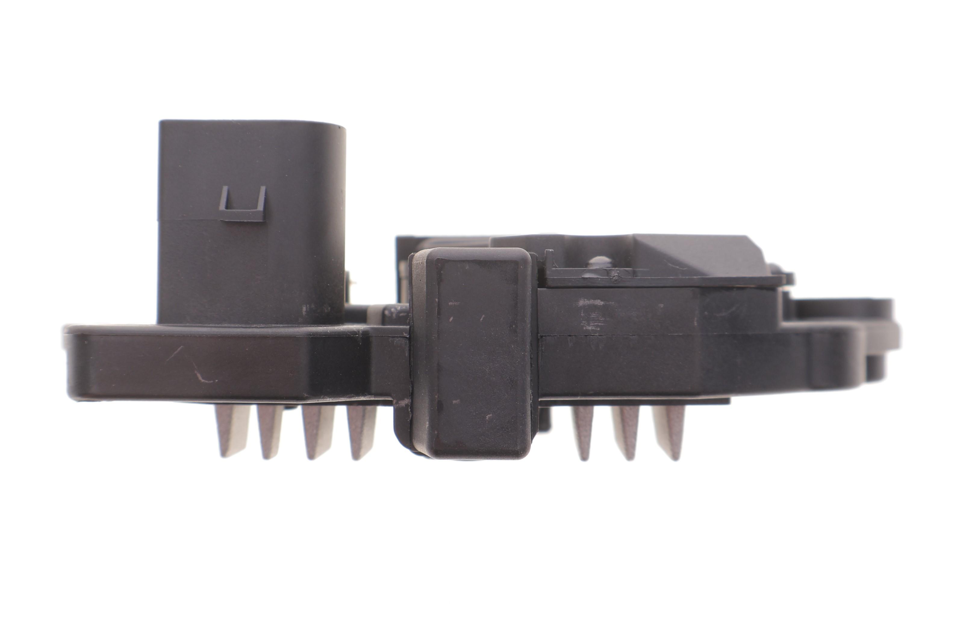 Реле генератора (12V) VW LT/T4 2.5TDI 96- (під фішку)