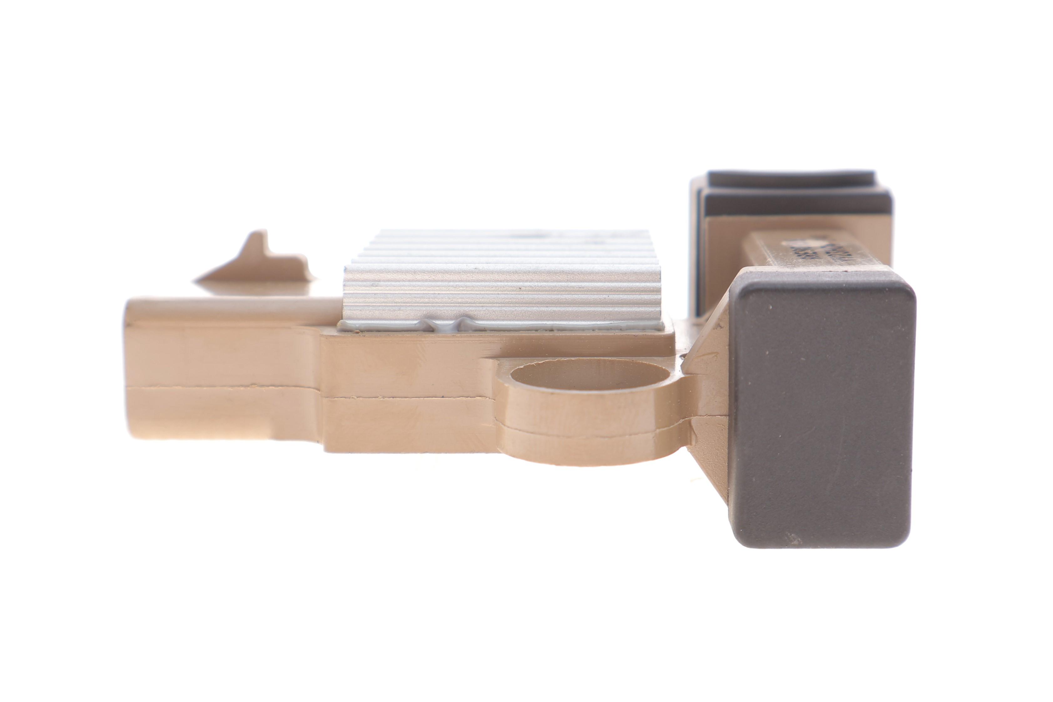 Реле генератора (12V) Daewoo Nexia 1.5 02-08/Lanos 1.4 05-