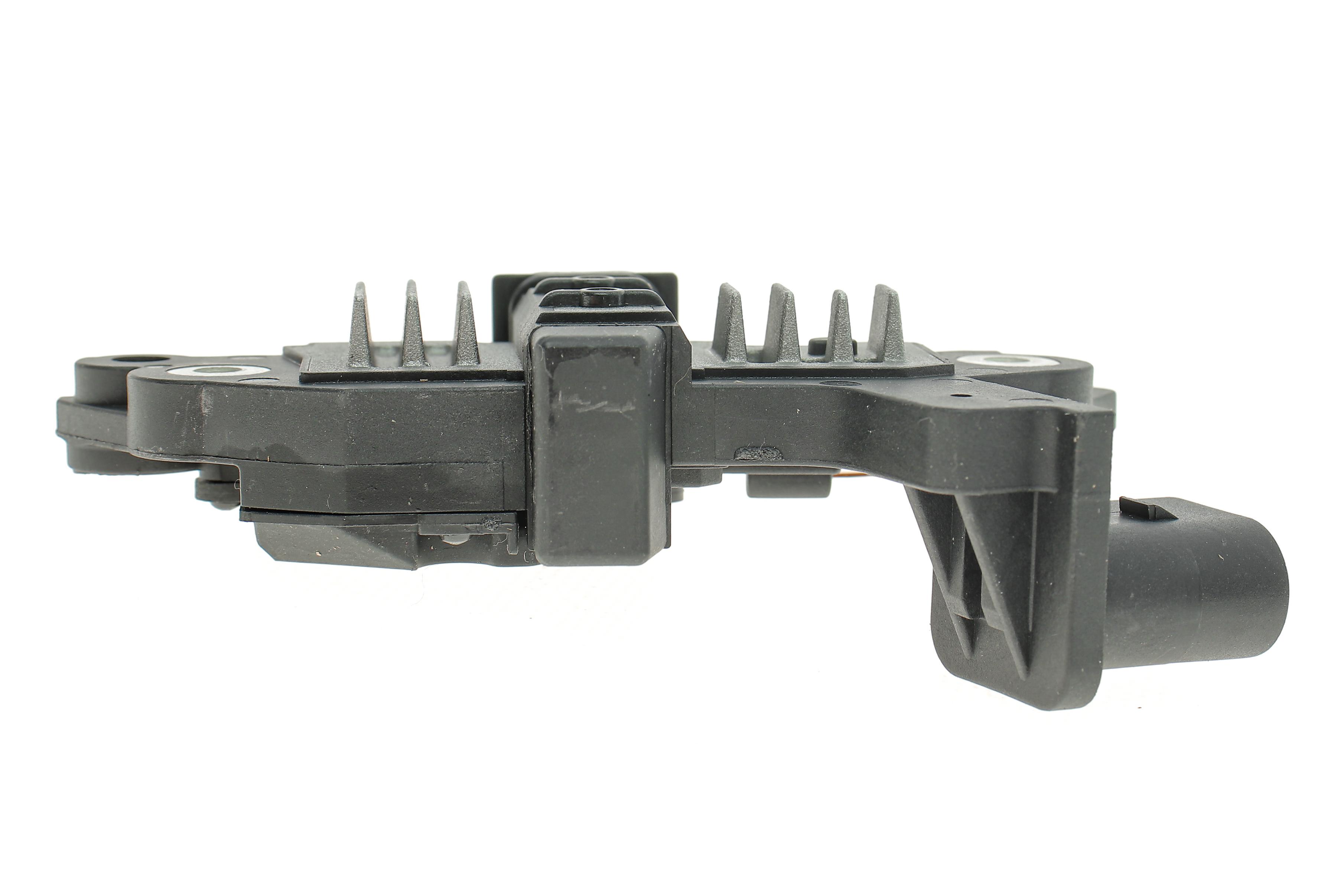 Реле генератора (12V) MB E-class (W211) 2.2-3.2 CDI (OM646/OM647/OM648) 02-08