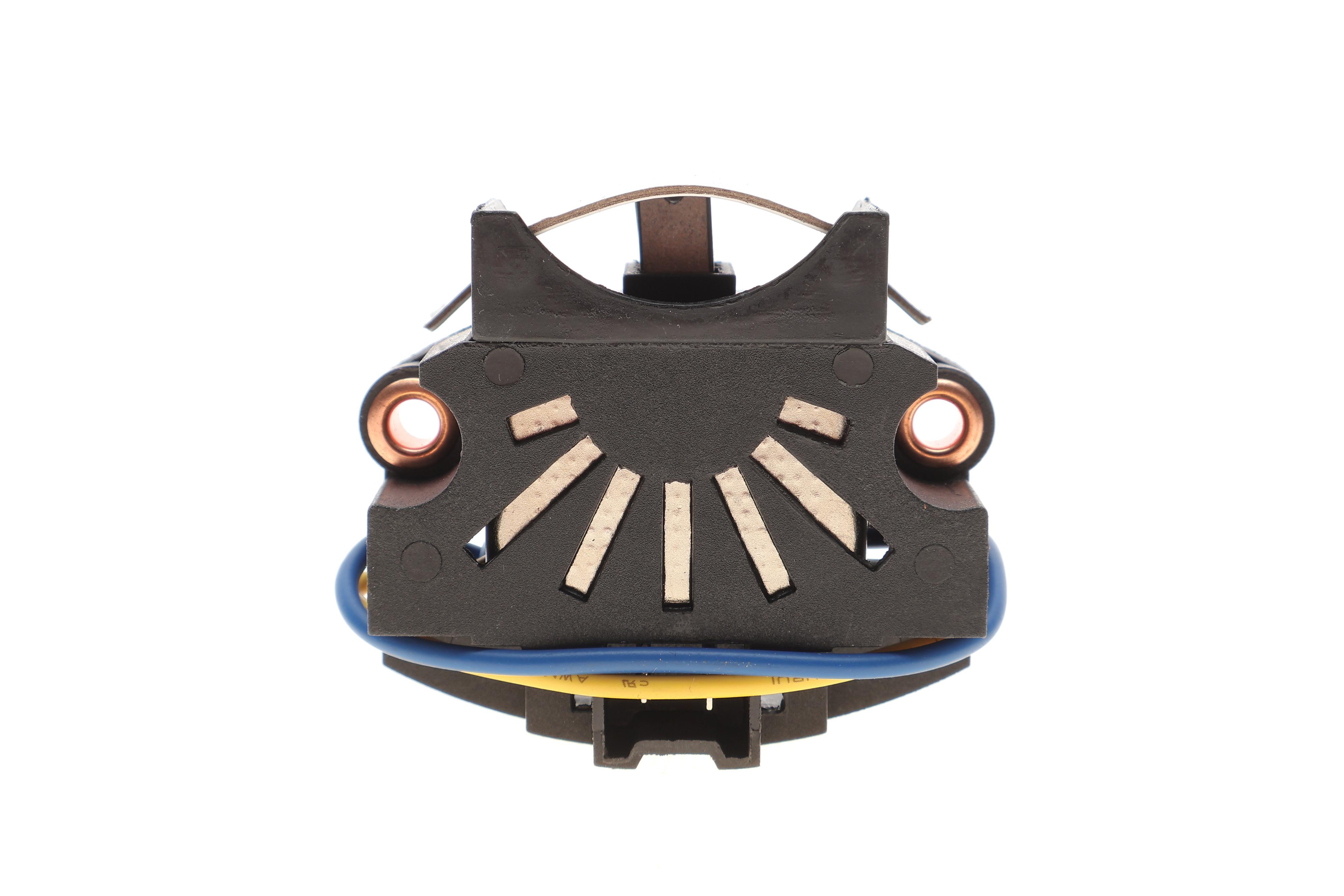 Реле генератора (14V) Nissan/Peugeot/Renault/Volvo = 130657