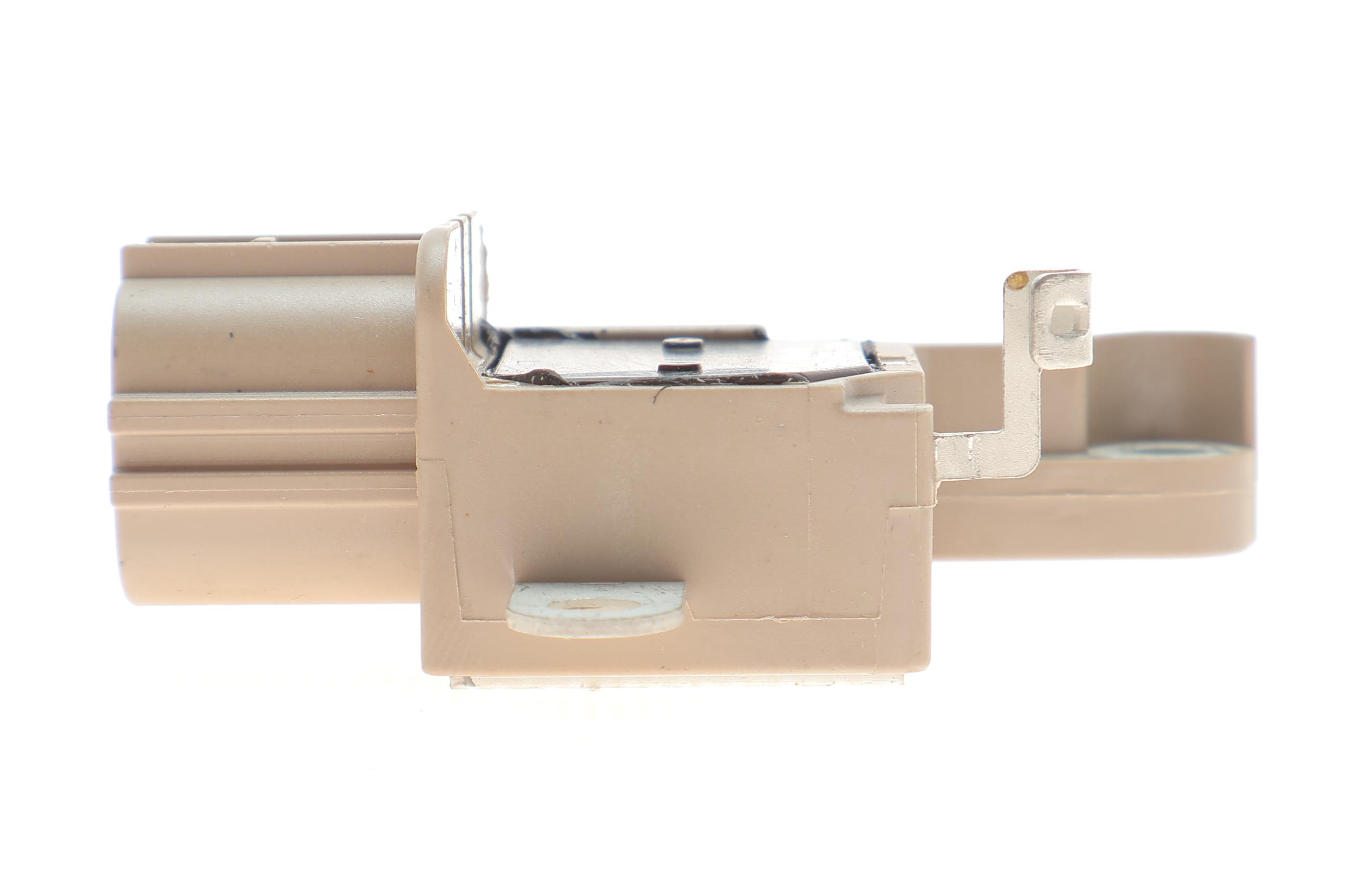 Реле генератора (12V) Toyota Yaris 1.33 VVT-i 08-11