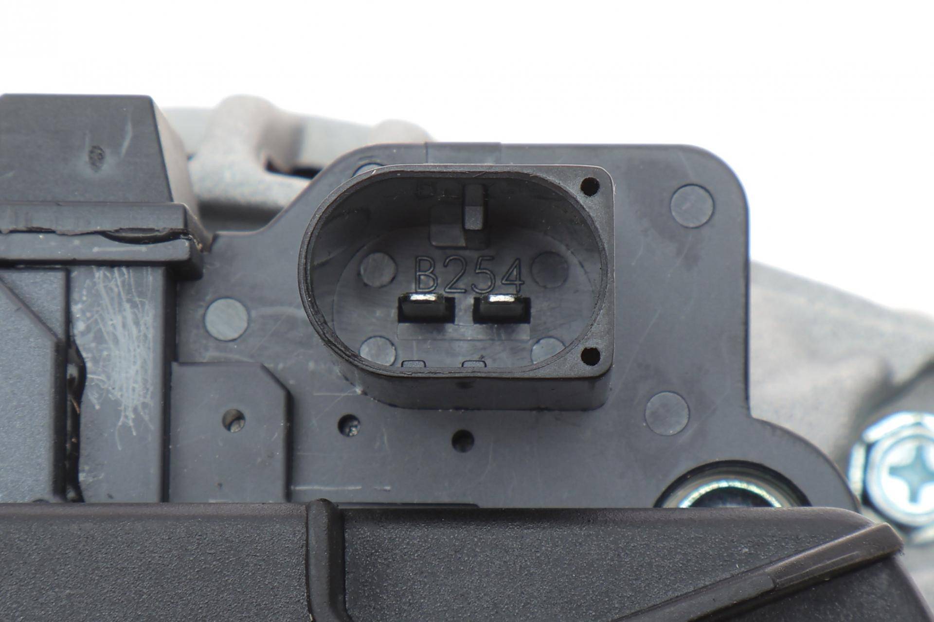 Генератор VW Caddy III/IV 1.6/2.0 TDI 04-20 (12V/140A)