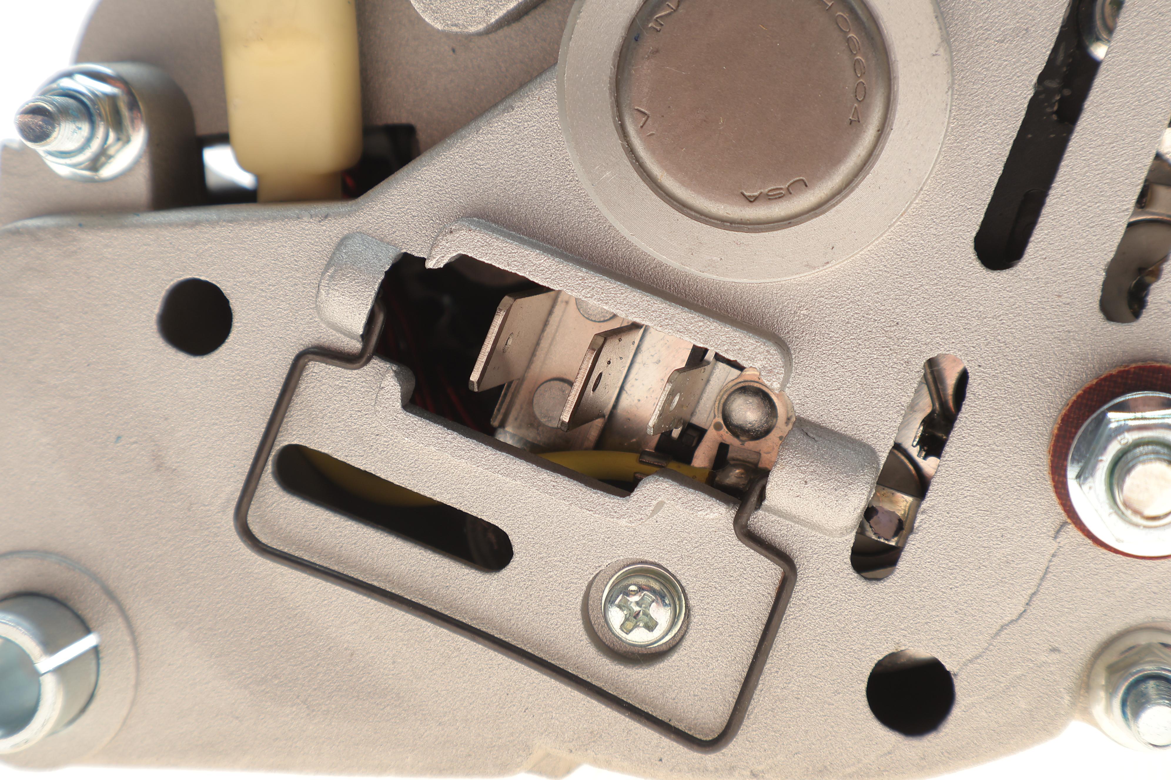 Генератор Ford Escort 1.1-1.6 80-99/Land Rover Defender 2.5 TDI 90-98 (14V/70A) = 111289