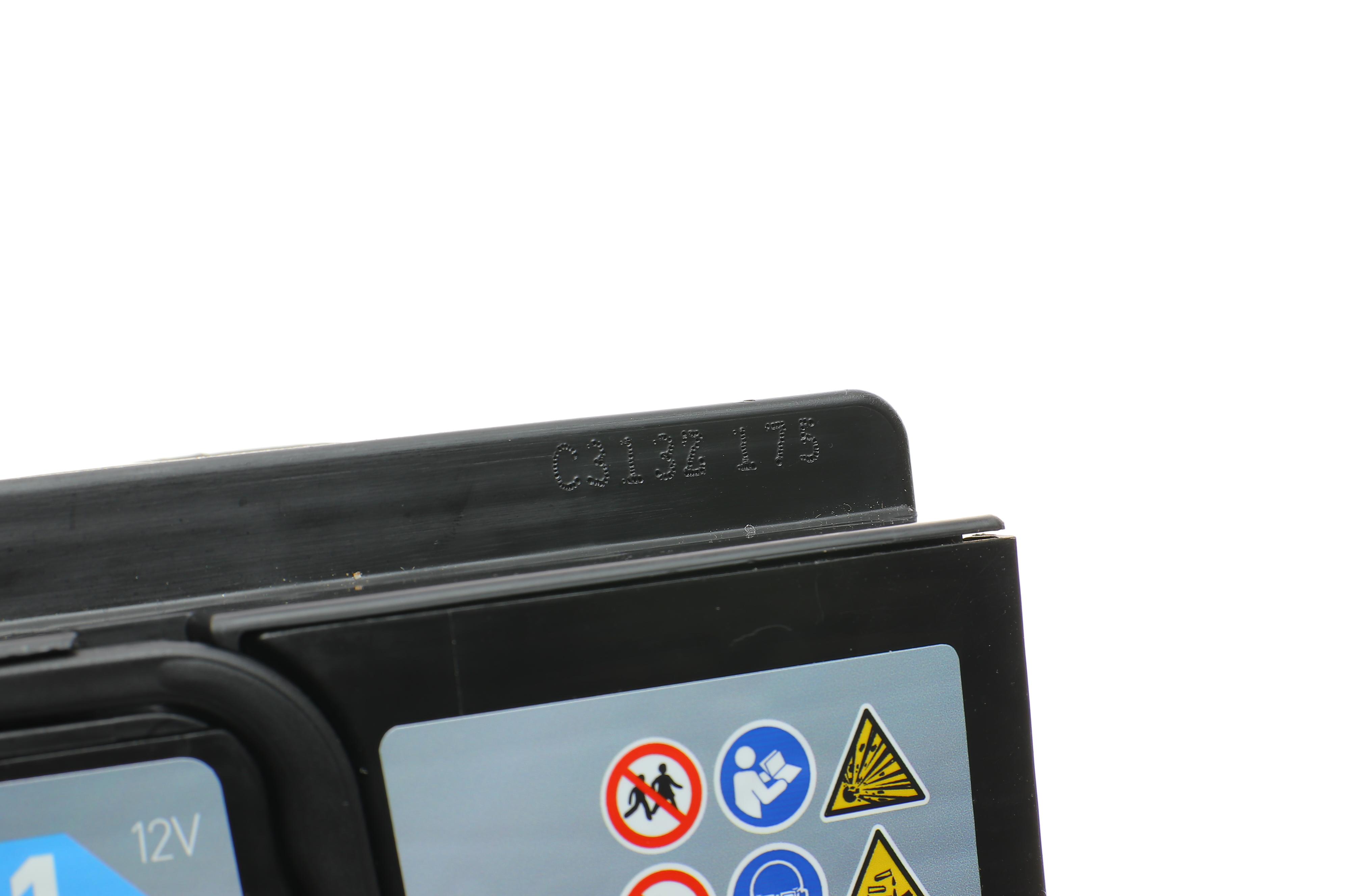 Акумуляторна батарея 61Ah/600A (242x175x175/+R/B13) Premium