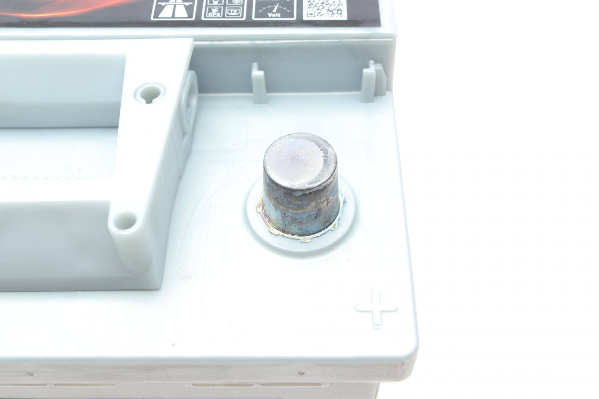 Акумуляторна батарея 63Ah/610A (242x175x190/+R/B13)