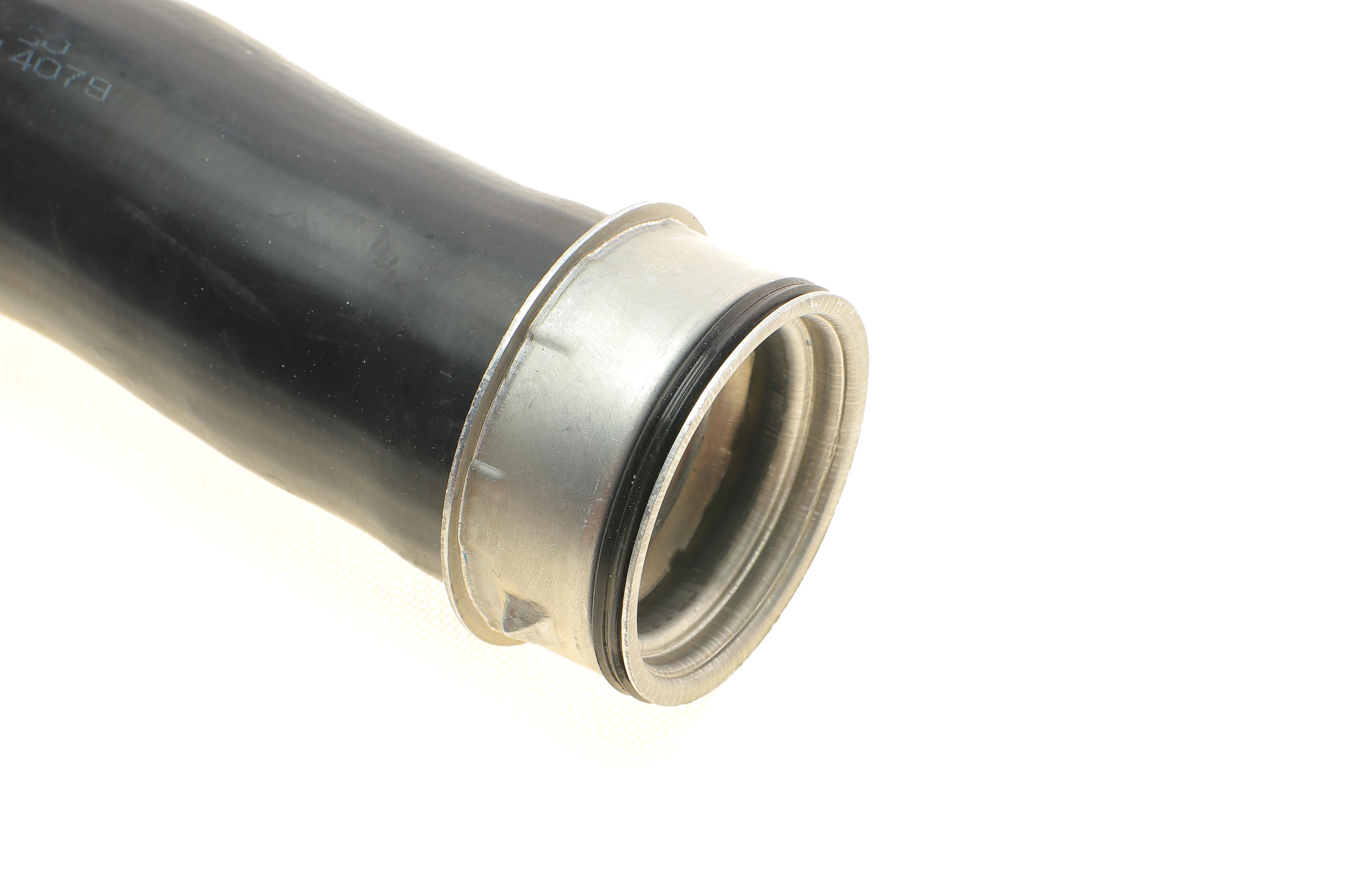 Патрубок інтеркулера VW Caddy III 1.9TDI 03- (L)