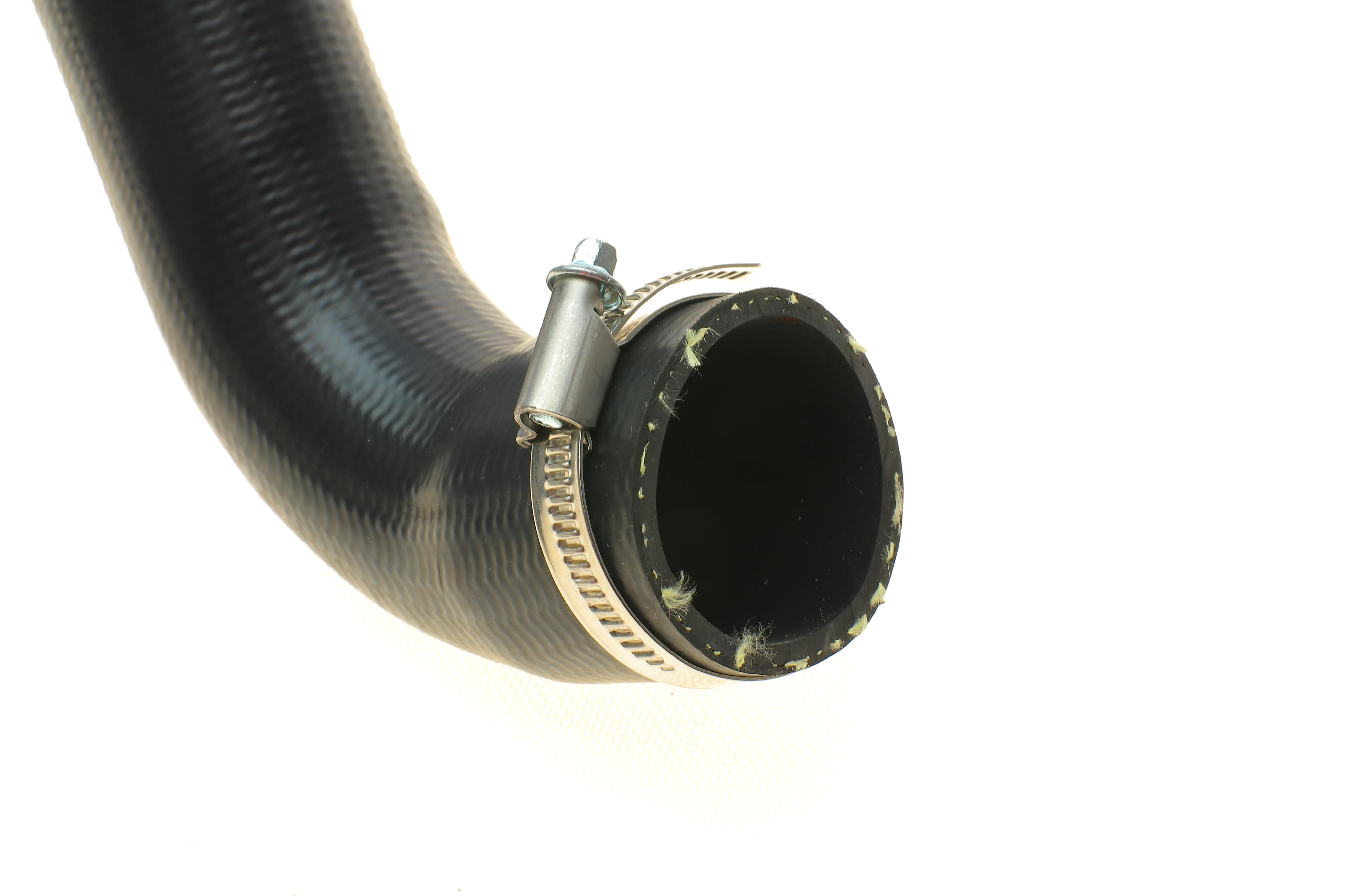 Патрубок інтеркулера (R) Opel Movano/Renault Master 2.3 CDTI/dCi 10-