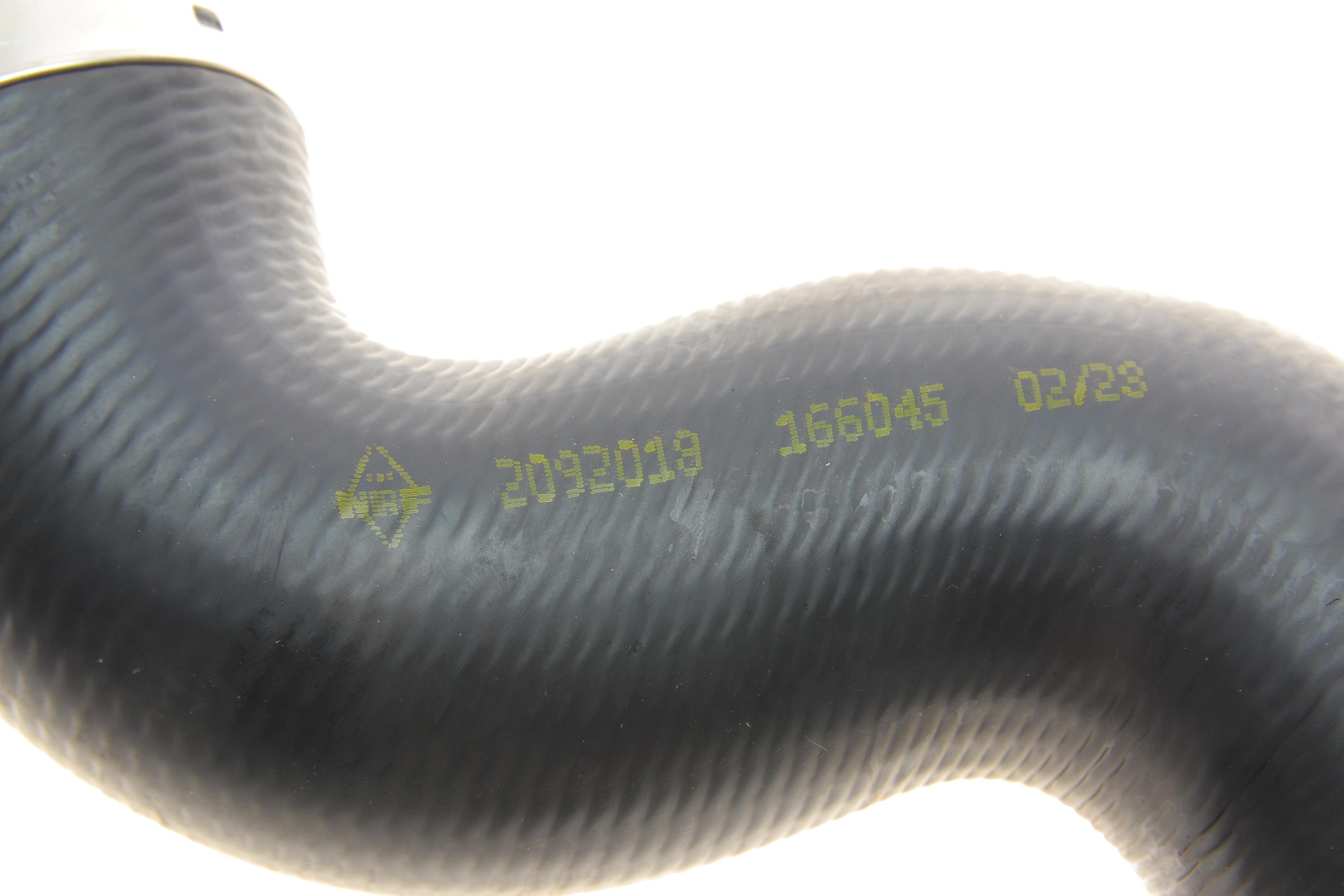 Патрубок інтеркулера (L) MB Sprinter 906 OM651 09-