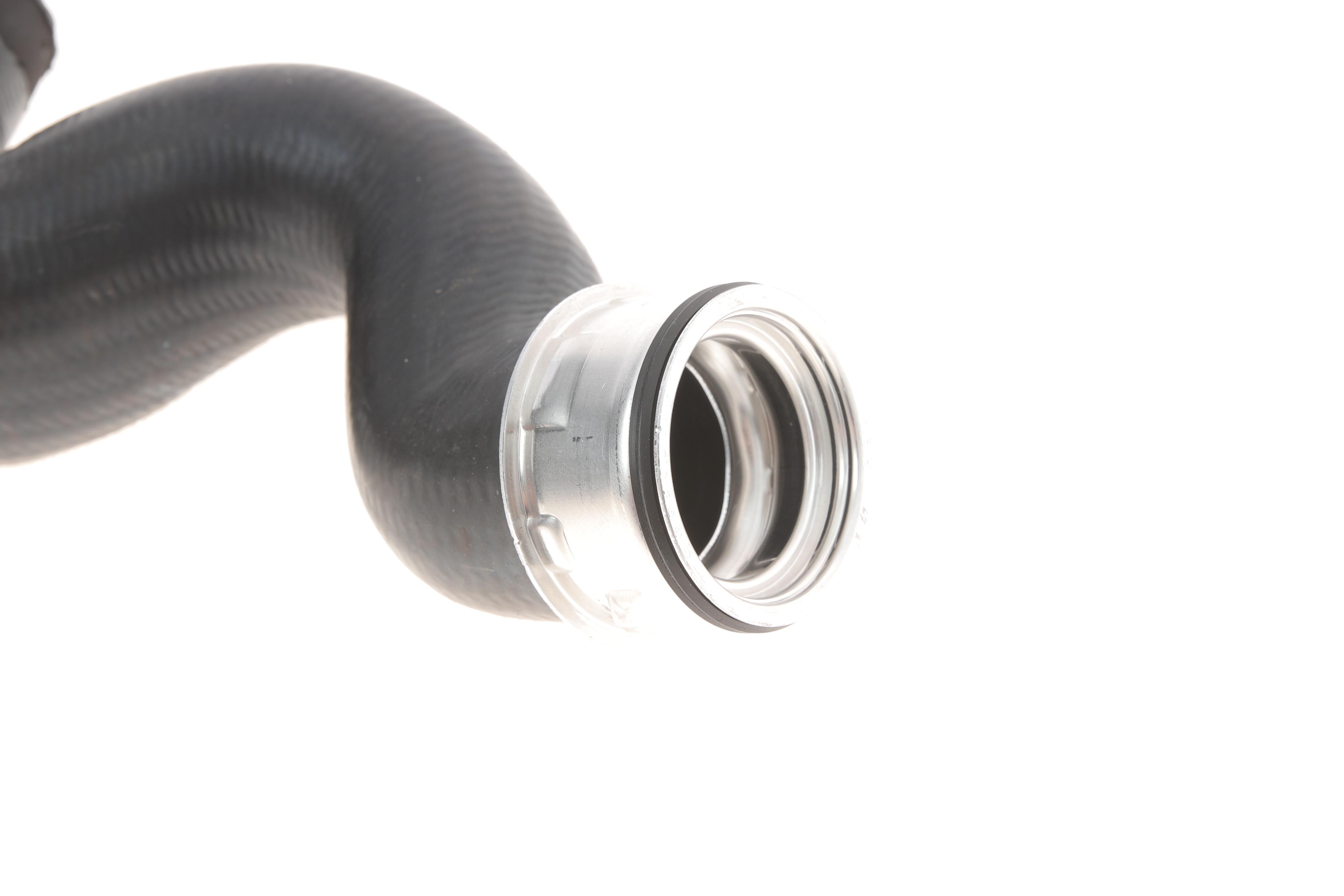 Патрубок інтеркулера (R) Audi A4/A6 1.9TDI 00-05