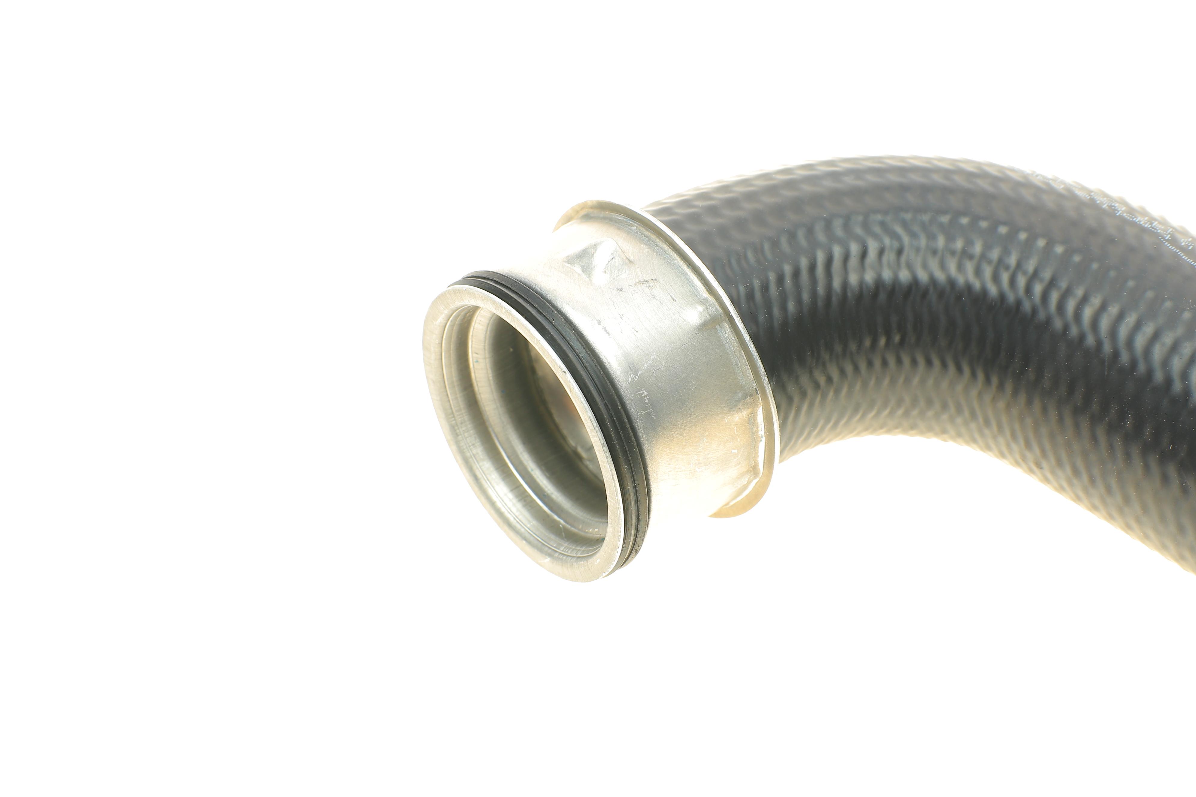 Патрубок інтеркулера (зверху) (R) VW Golf V/Passat 2.0 TDI 05-13