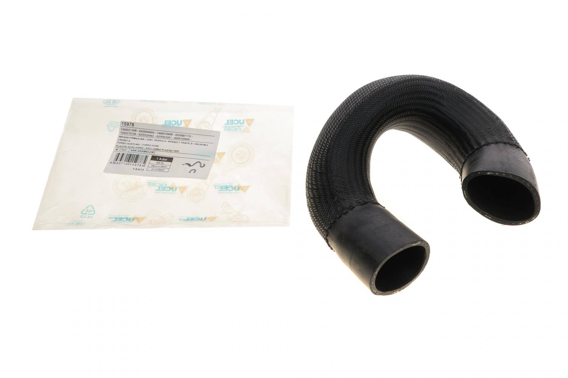 Патрубок інтеркулера (R) Renault Trafic II 2.0dCi 06-