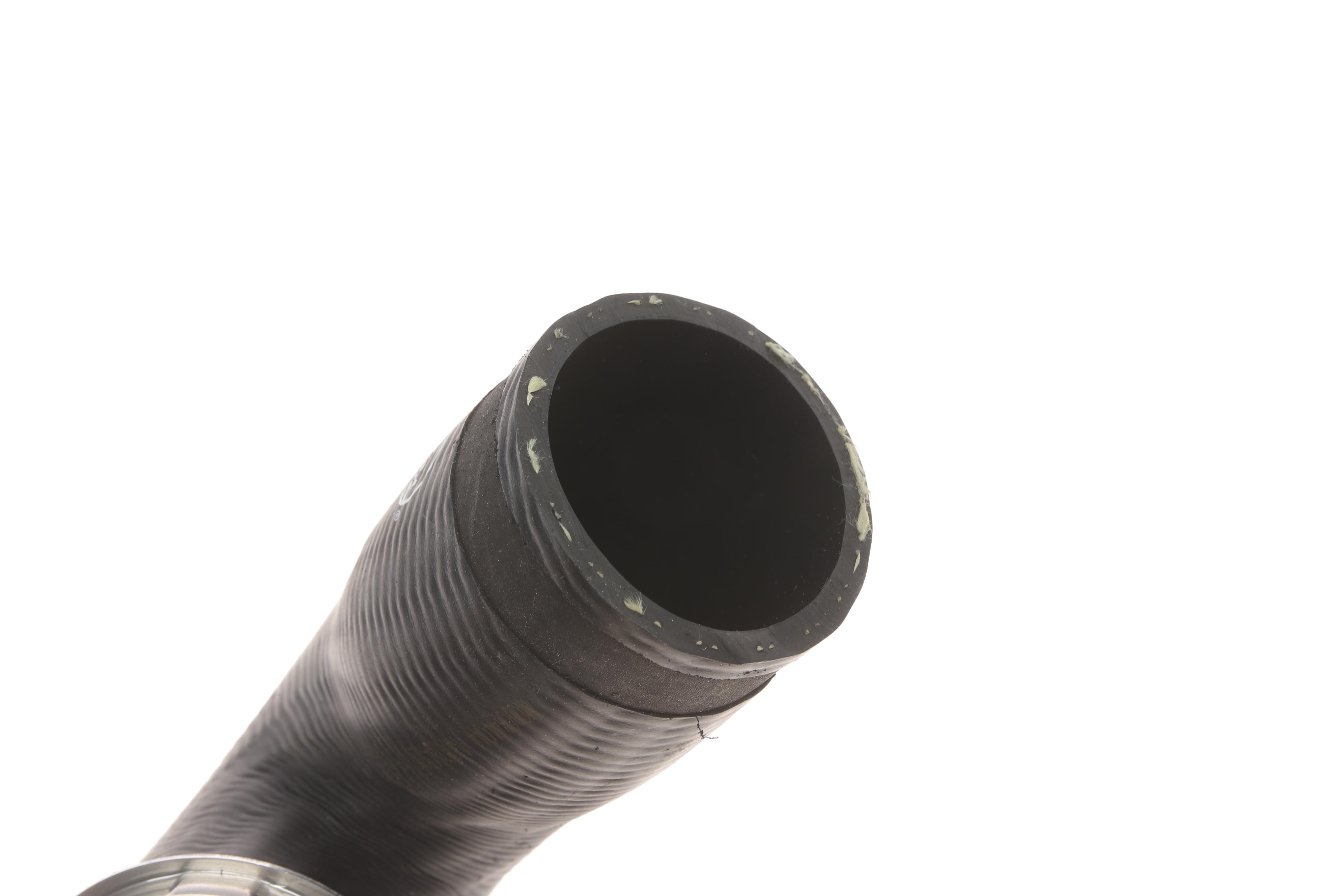 Патрубок інтеркулера (нижній) VW Passat/Skoda Superb 1.8T/1.9TDI 00-08