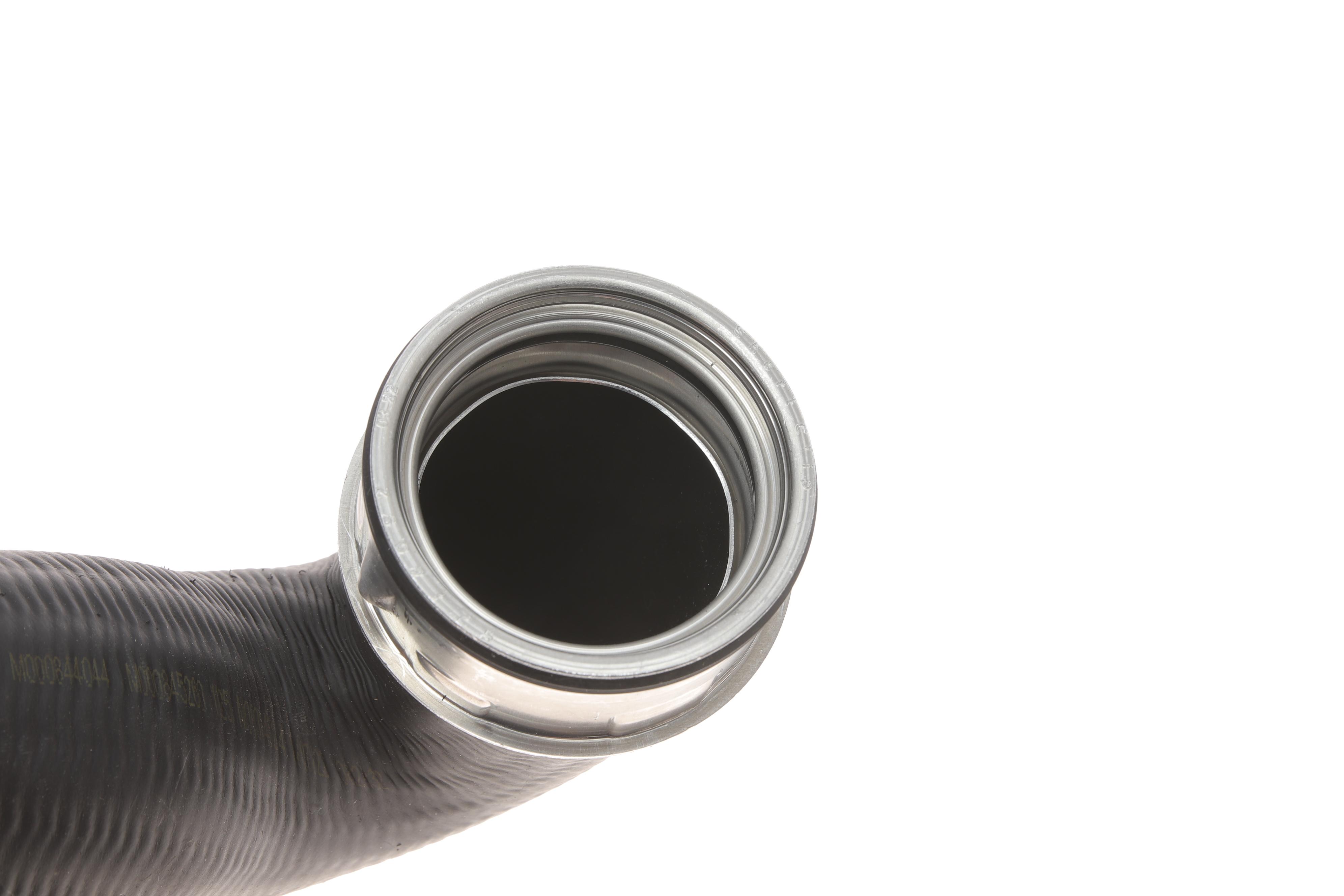 Патрубок інтеркулера (нижній) VW Passat/Skoda Superb 1.8T/1.9TDI 00-08