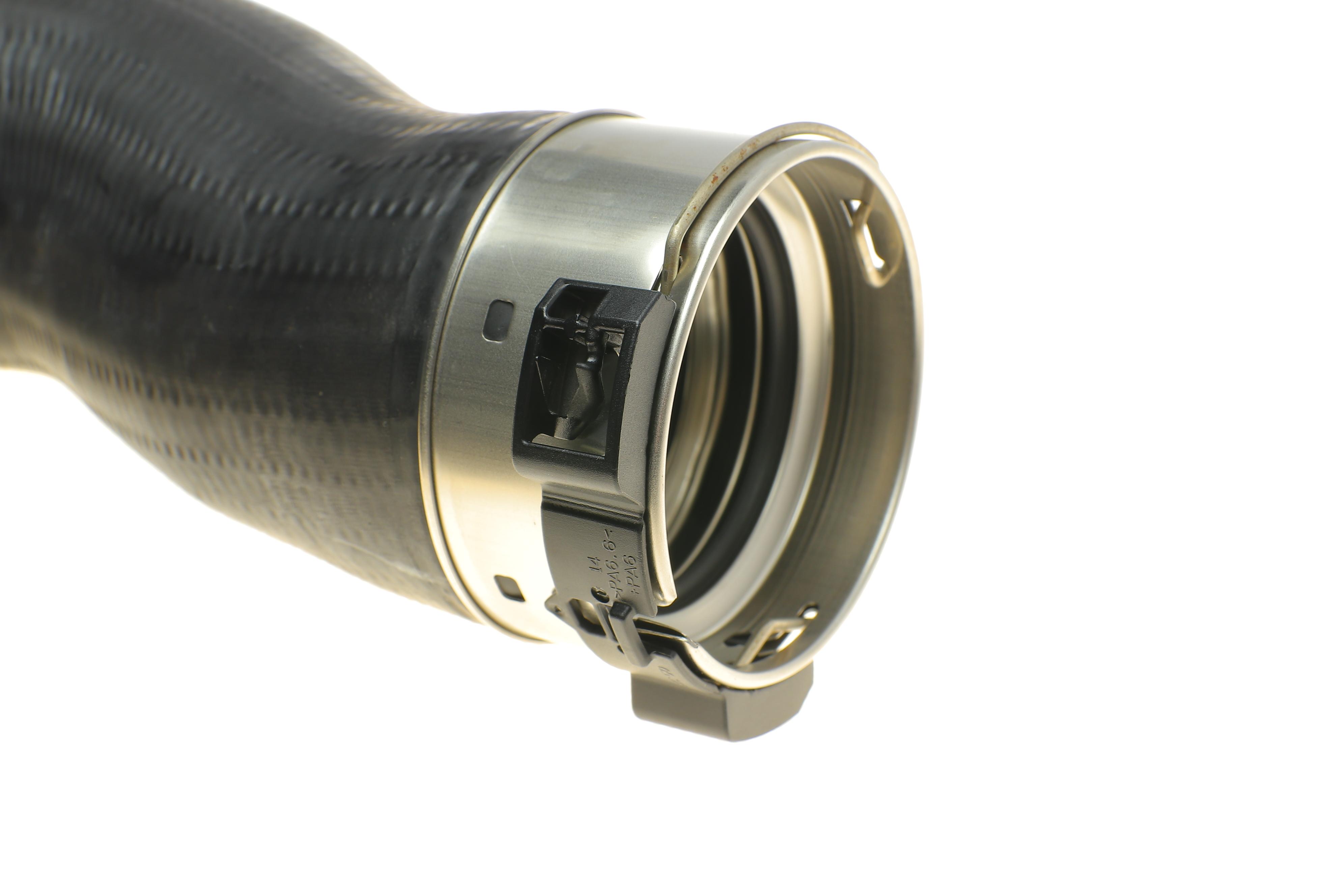 Патрубок інтеркулера (R) MB Sprinter 906 06- OM651