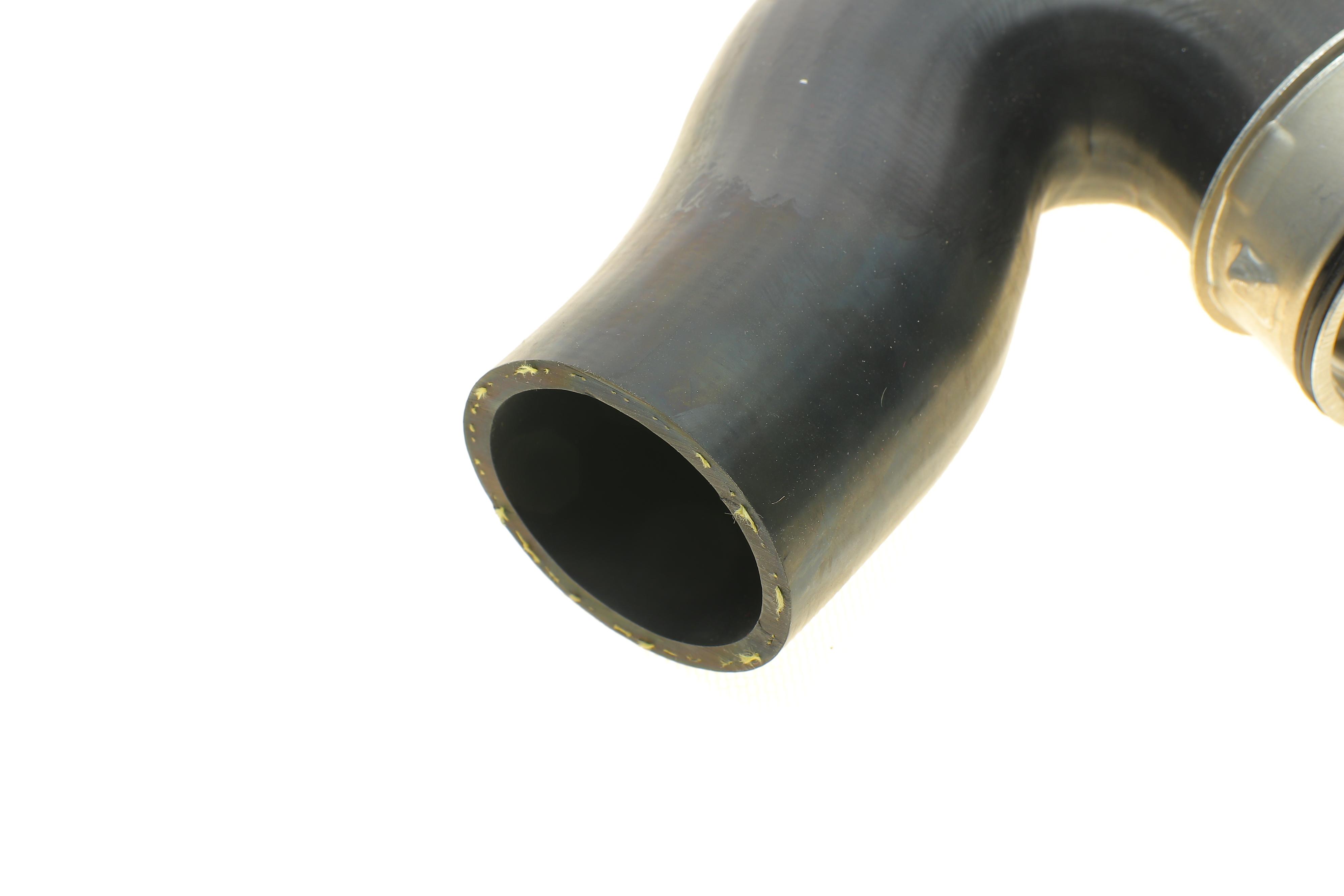 Патрубок інтеркулера (нижній) VW Passat/Skoda Superb 1.8T/1.9TDI 00-08