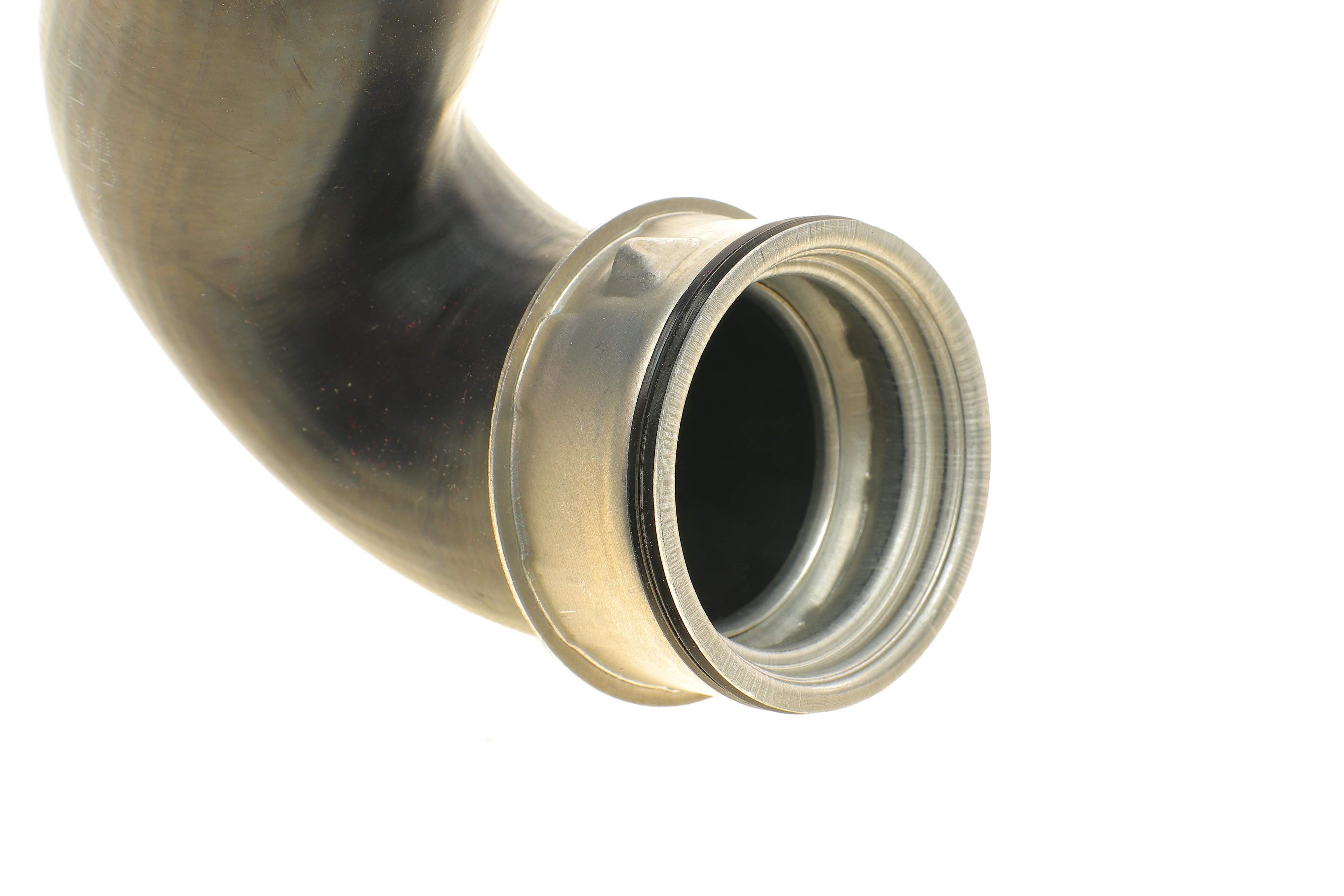 Патрубок інтеркулера (нижній) VW Passat/Skoda Superb 1.8T/1.9TDI 00-08