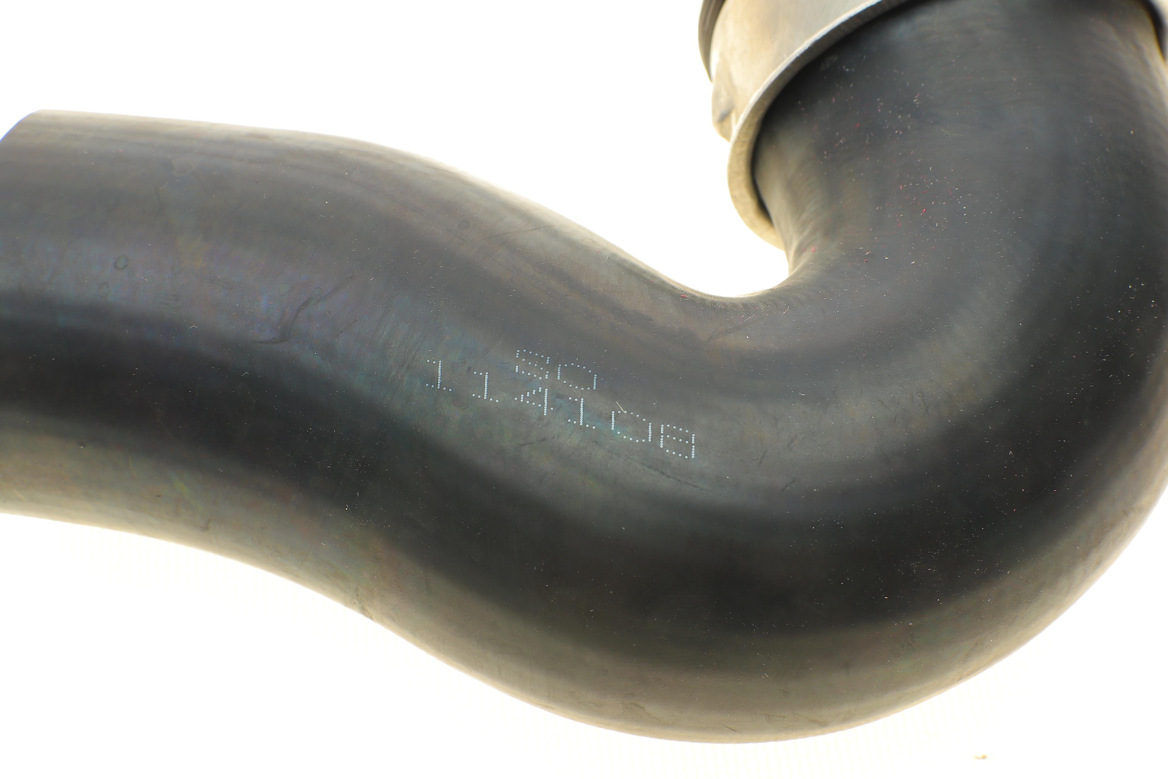 Патрубок інтеркулера (нижній) VW Passat/Skoda Superb 1.8T/1.9TDI 00-08