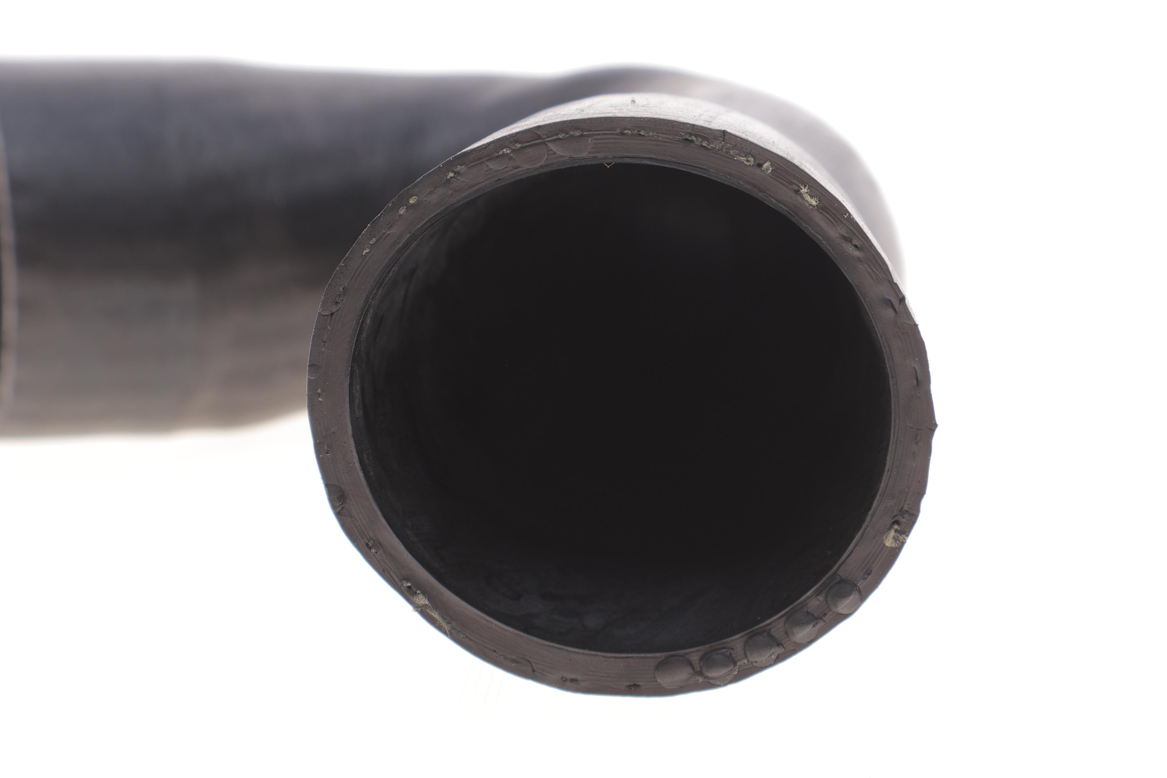 Патрубок інтеркулера (R) Audi A1/VW Polo 1.6 TDI 09-